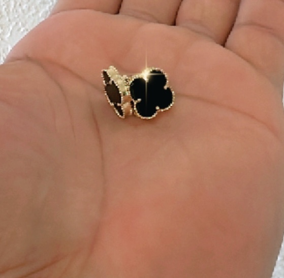 Elegantes pendientes en forma de trébol 10k