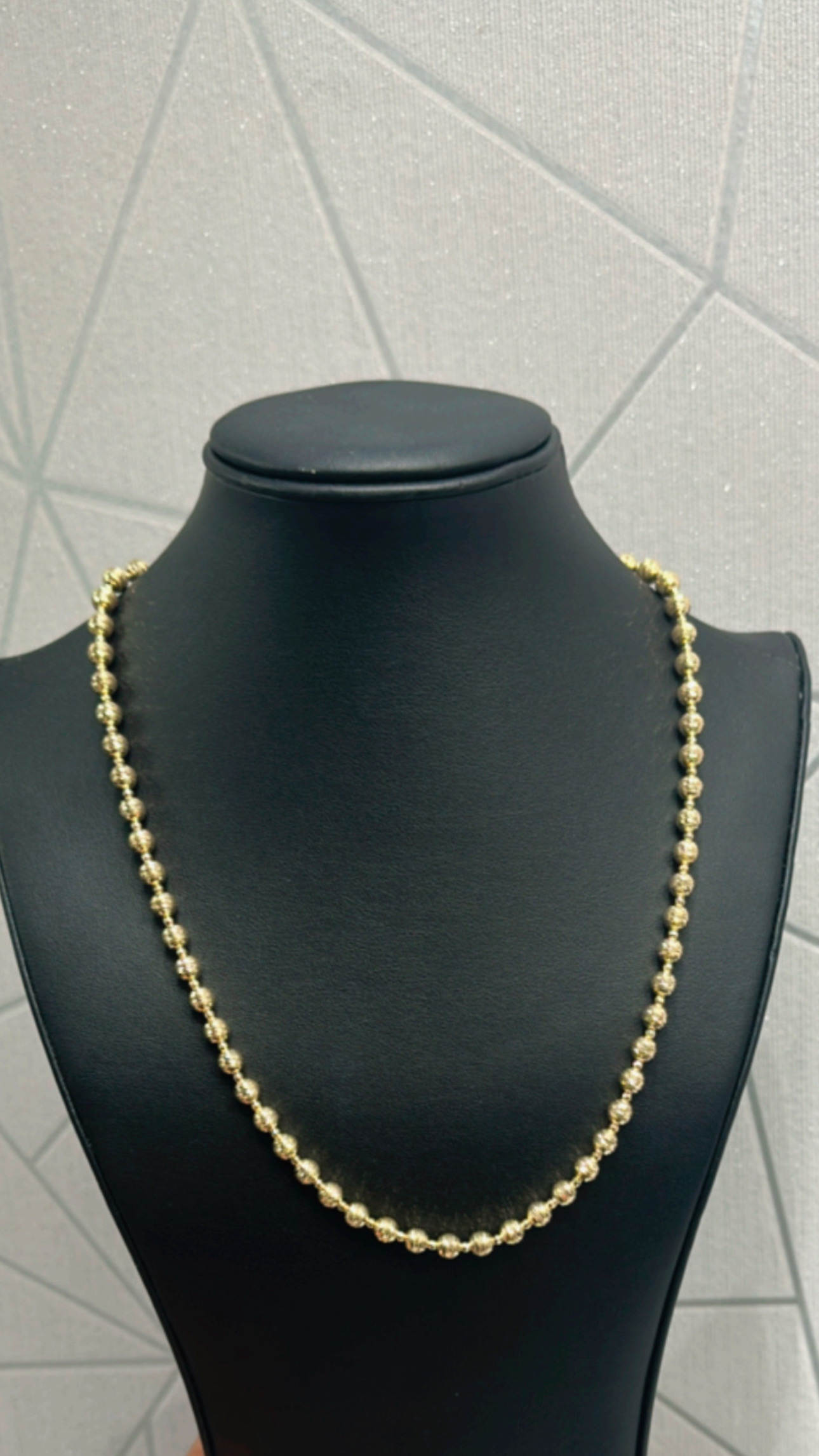 Collar de cuentas doradas 10k