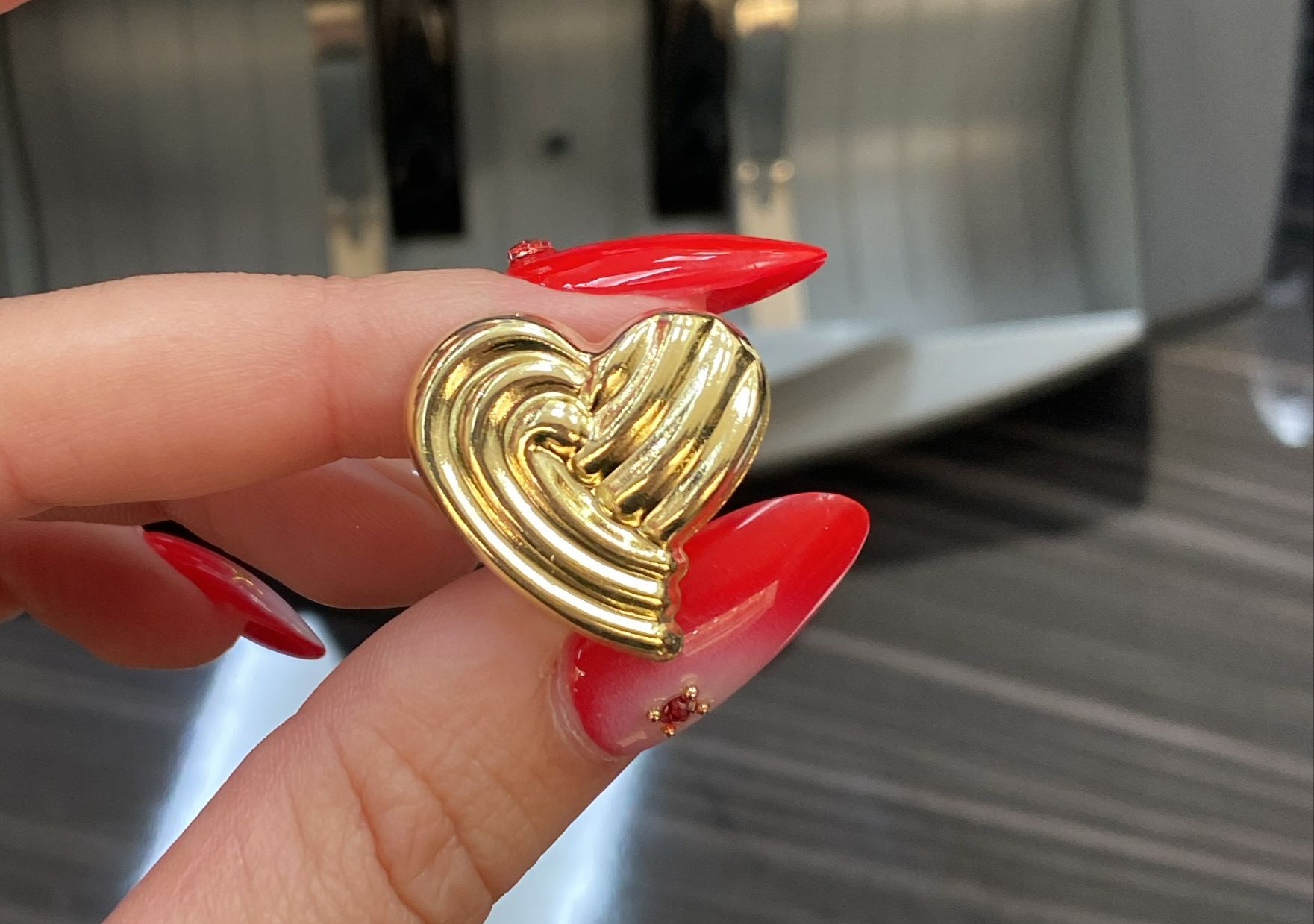 Elegantes aretes de moda en14k