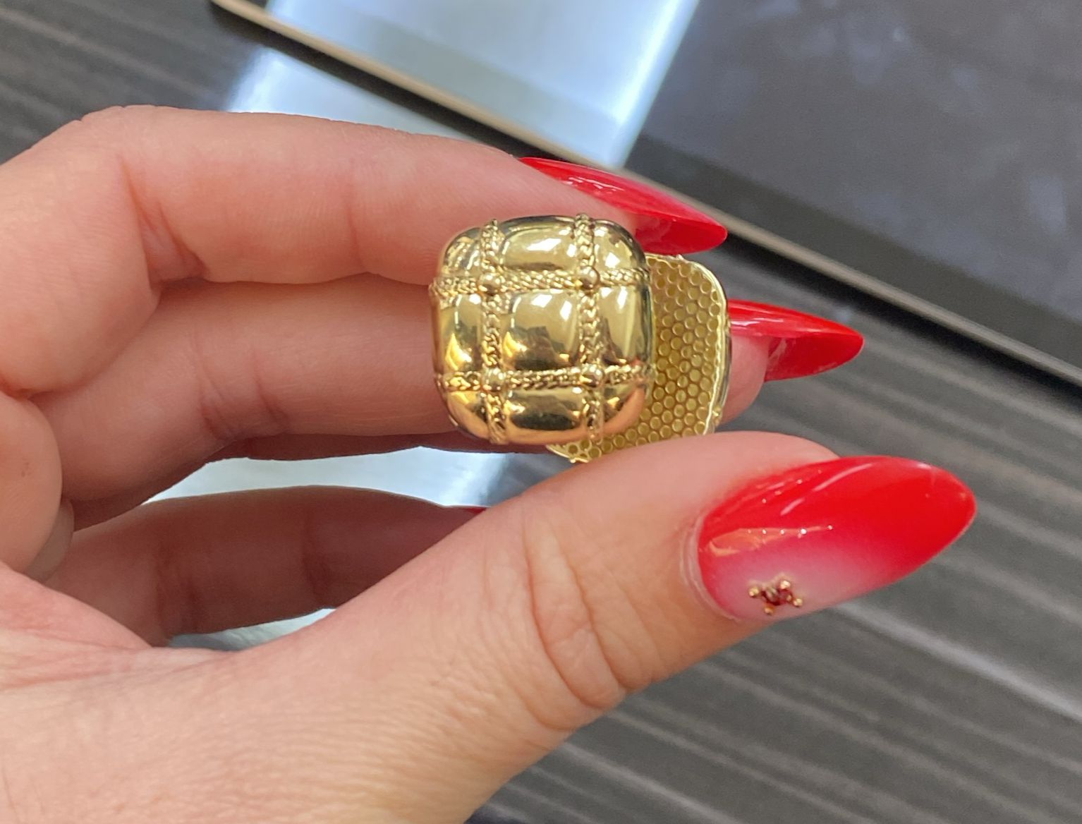 Elegantes aretes de moda en14k