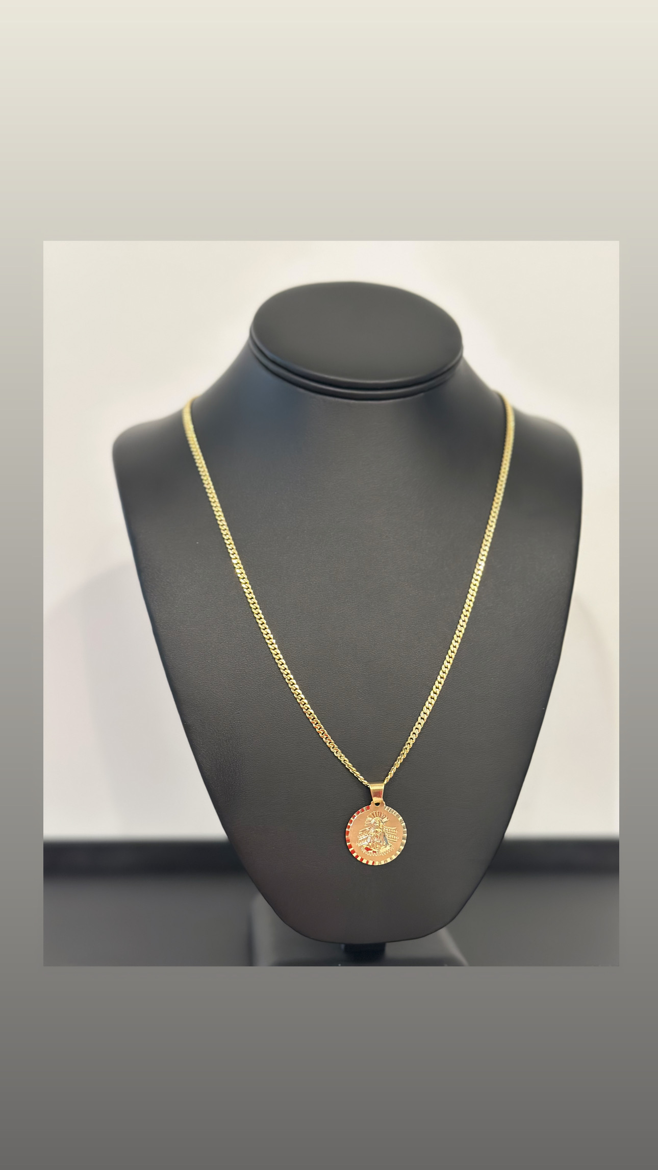 Cadena cubana 10k,22 pulgadas 