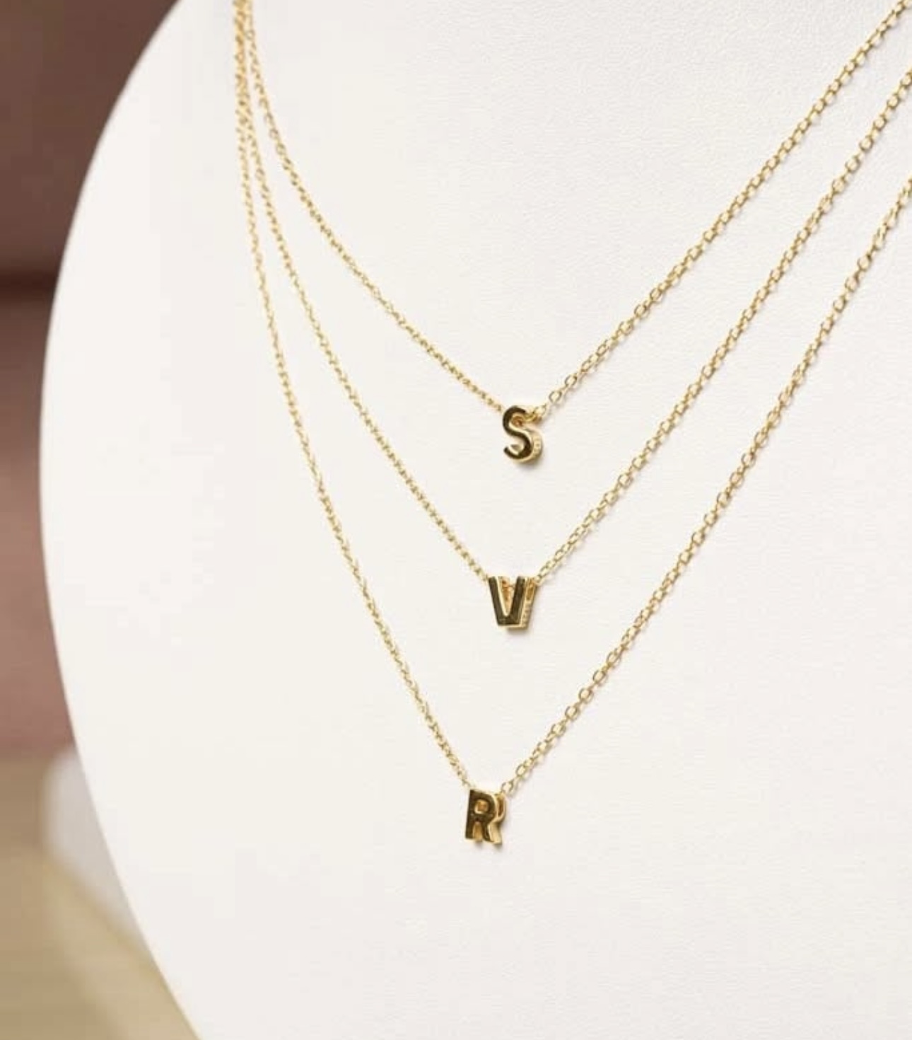 Elegantes cadenas con iniciales 10k