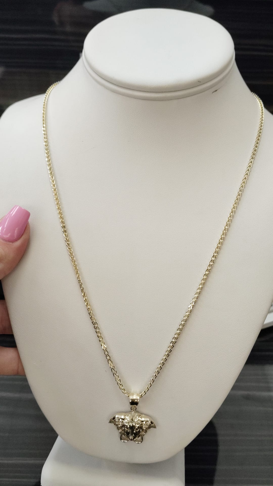 Collar de cadena de oro con colgante 14k