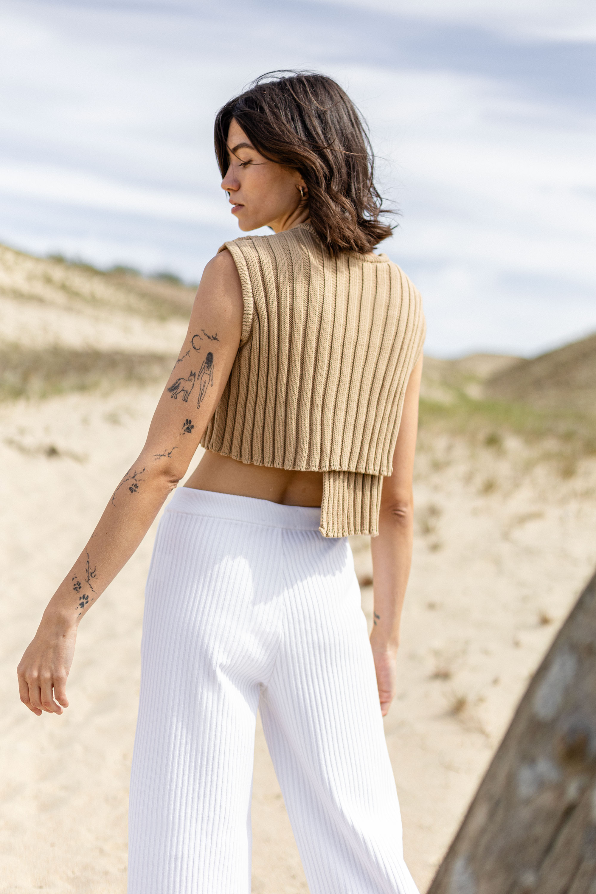 Nuovo Asymmetric Top Sand