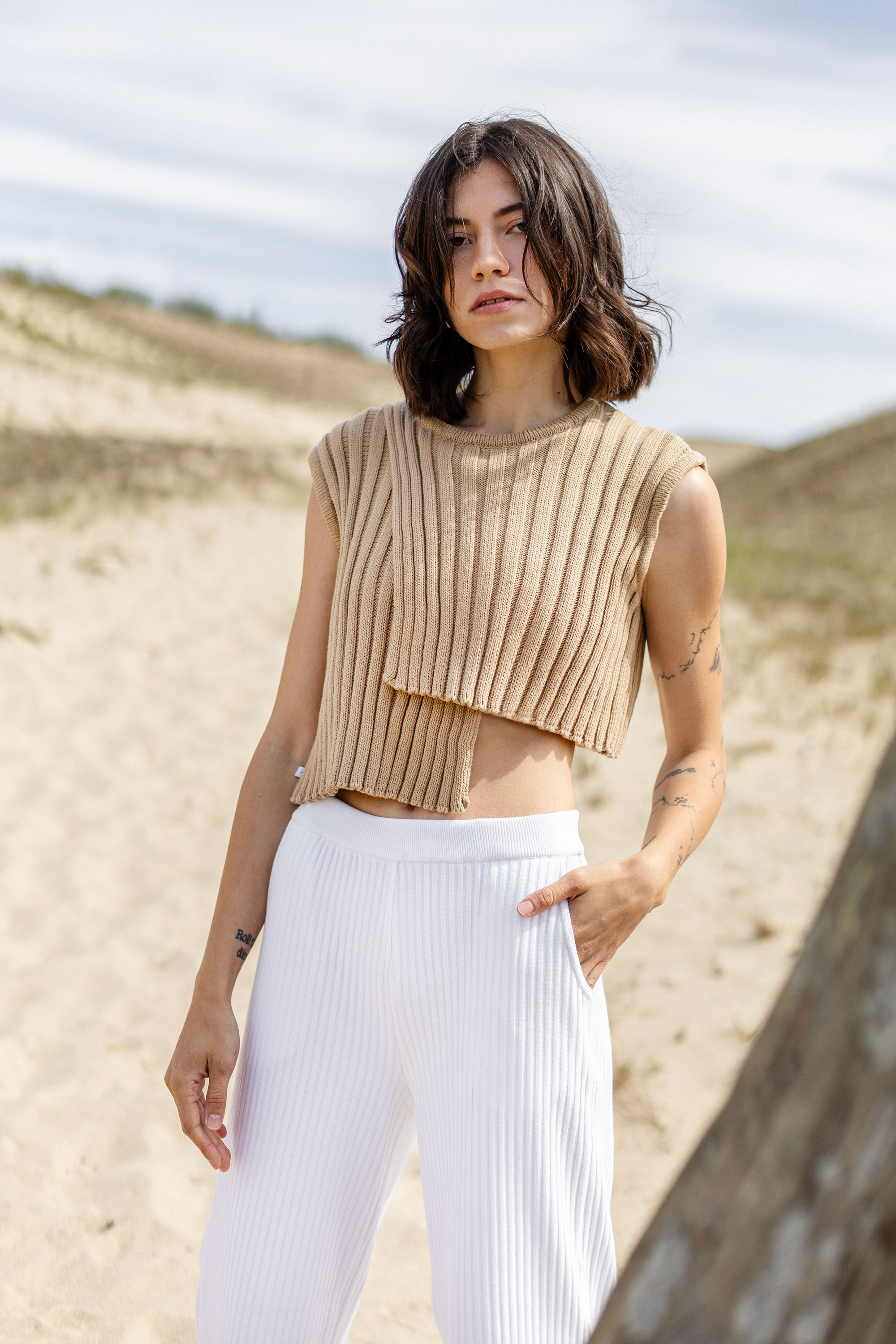 Nuovo Asymmetric Top Sand