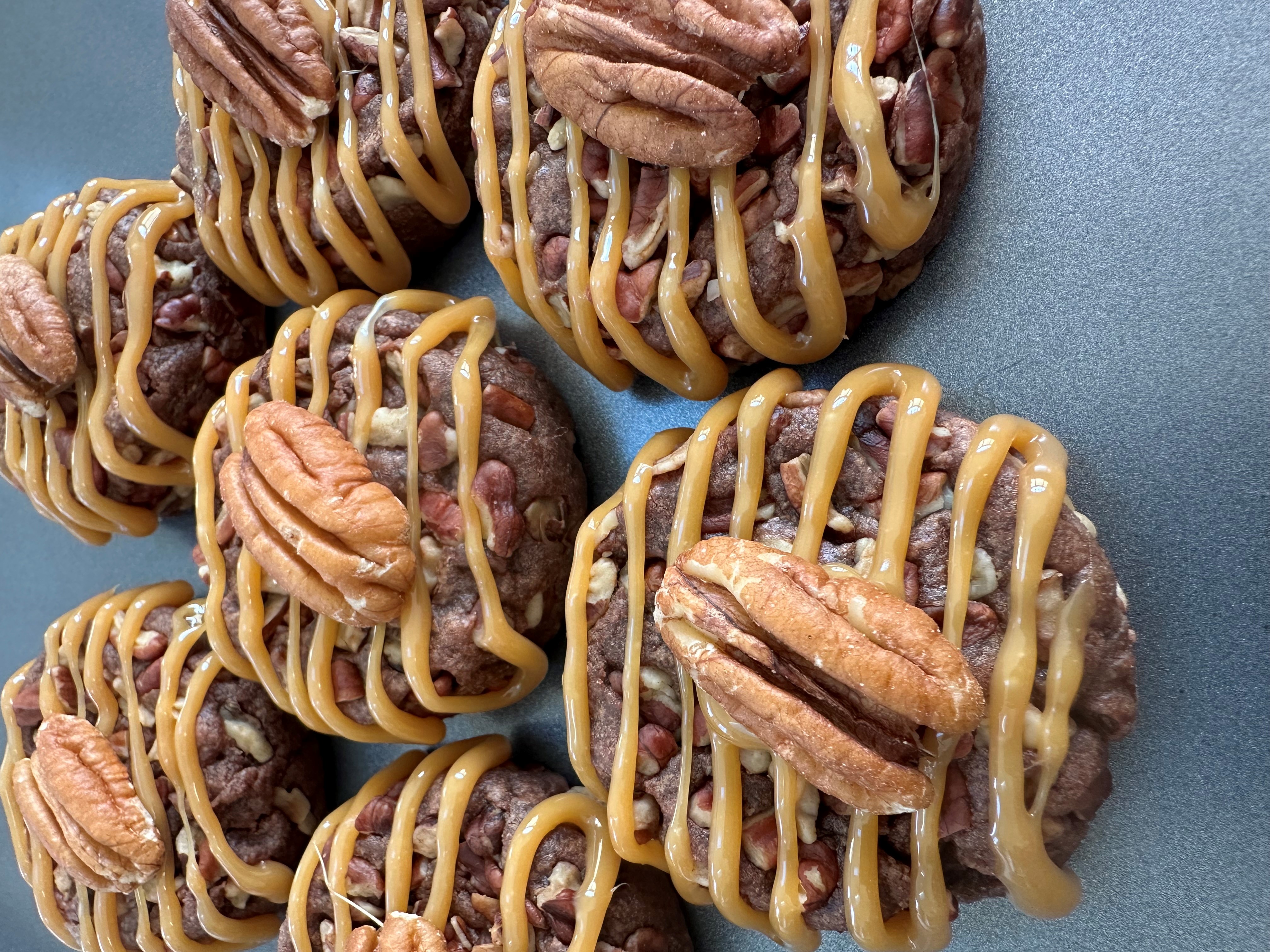 Caramel Turtle Cookie