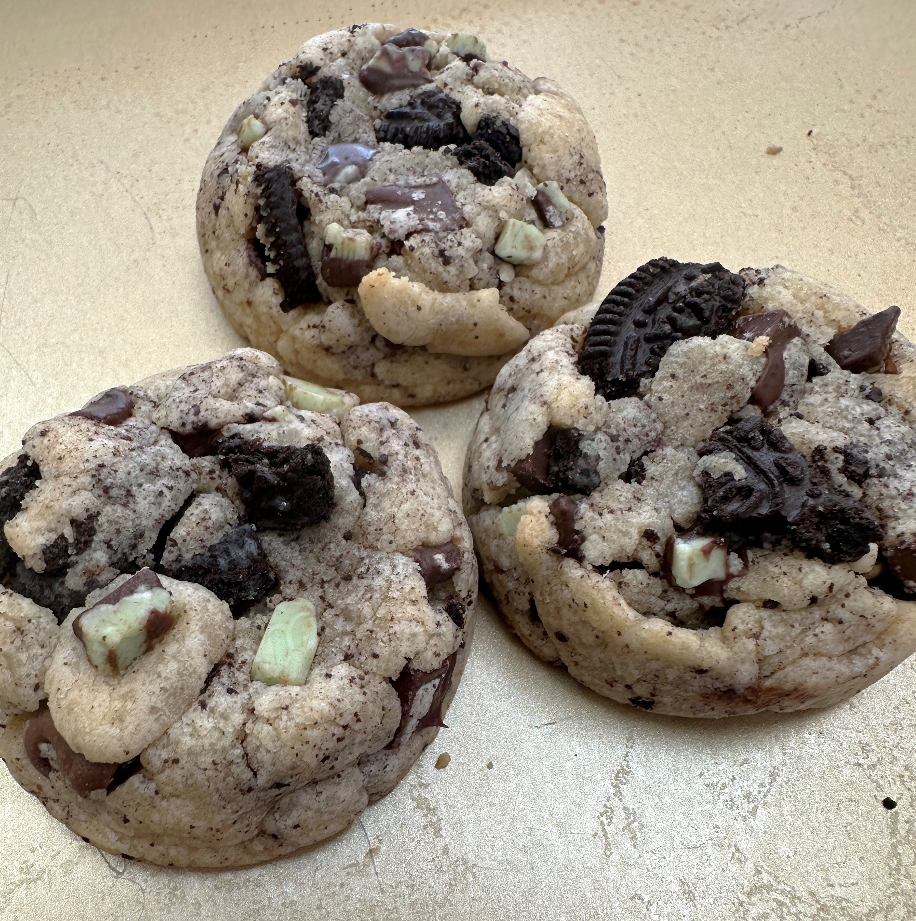 Mint Cookies 'n Cream Cookie