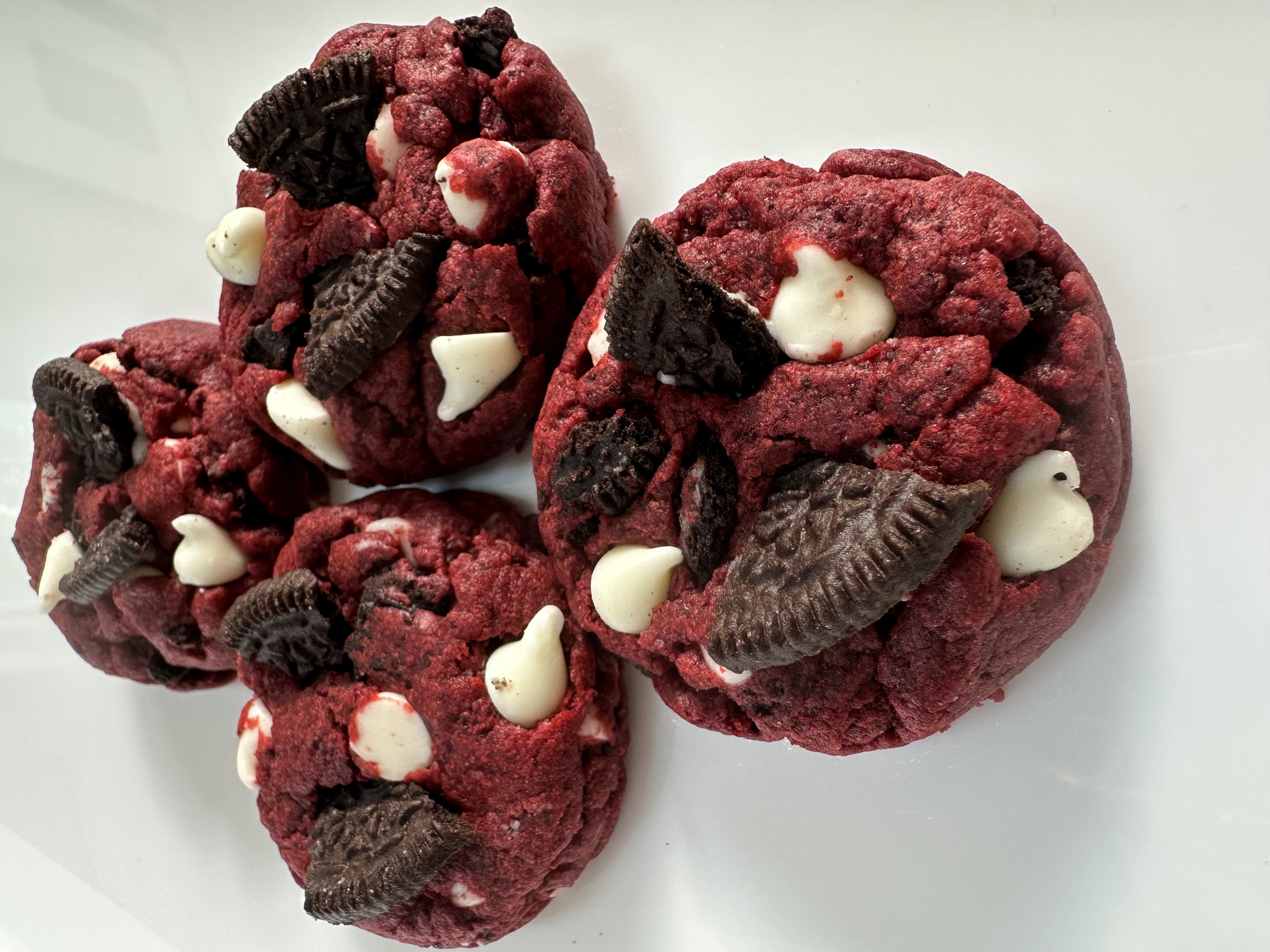 Red Velvet Cookies 'n Cream Cookie