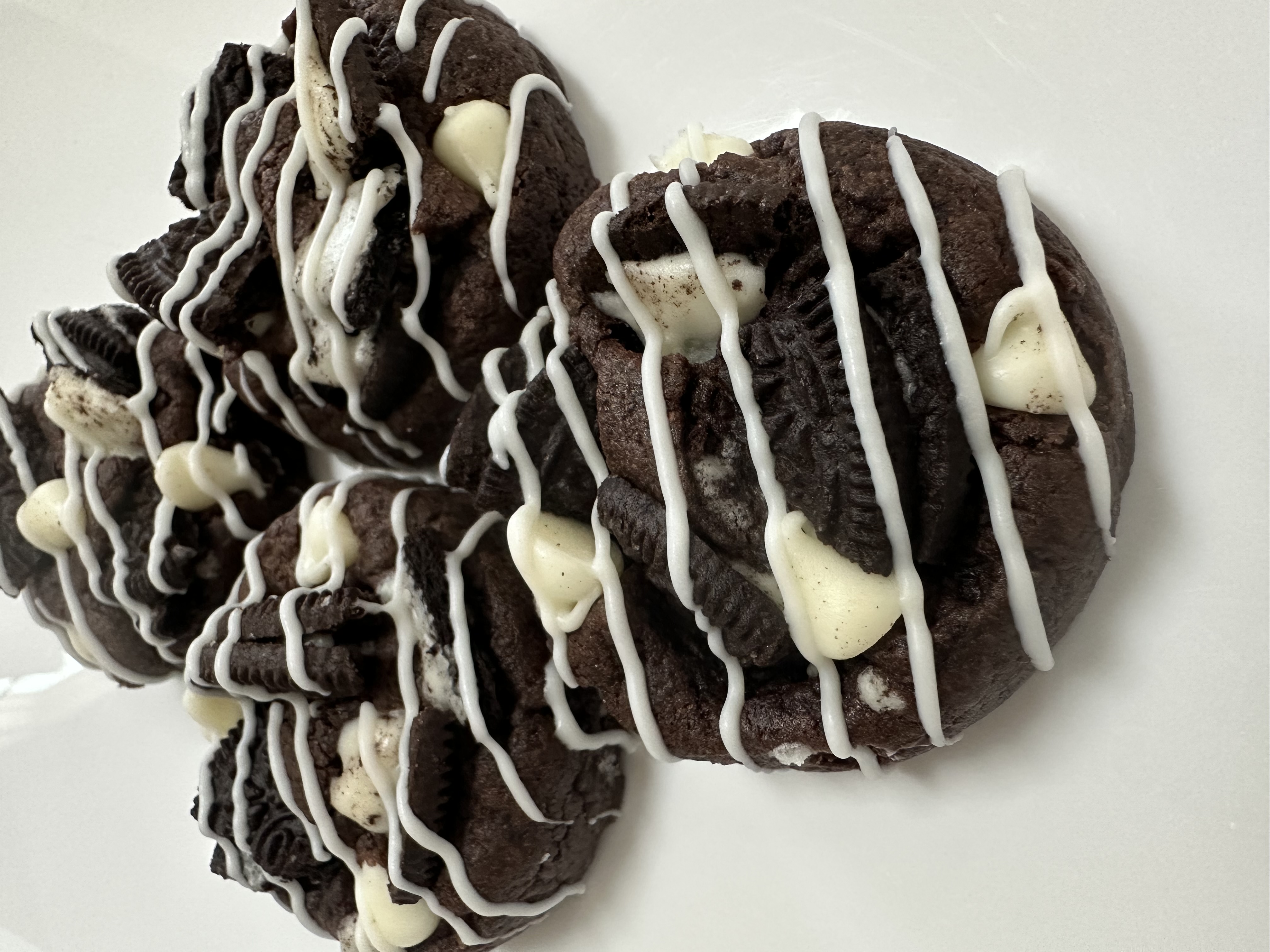 Cookies 'n Cream Brownie Cookie