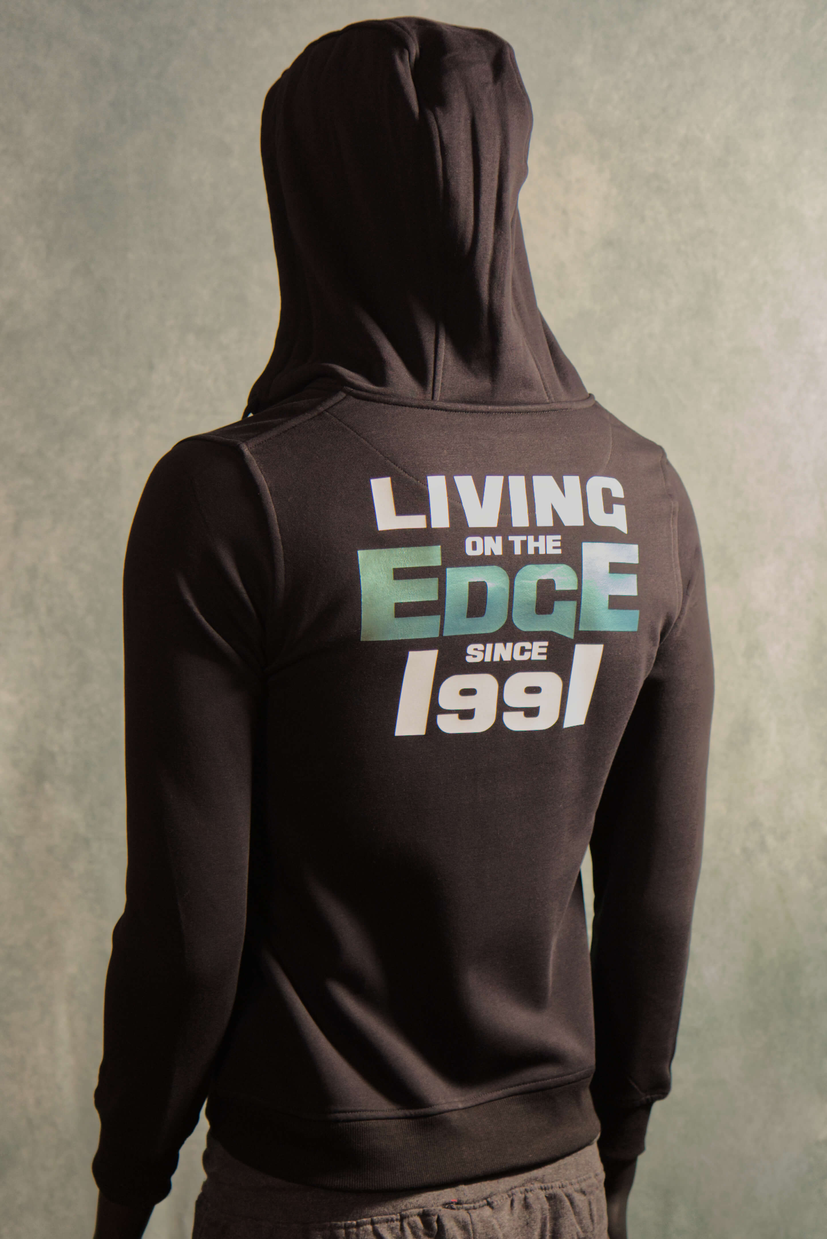 Girly Zipper - Living on the Edge
