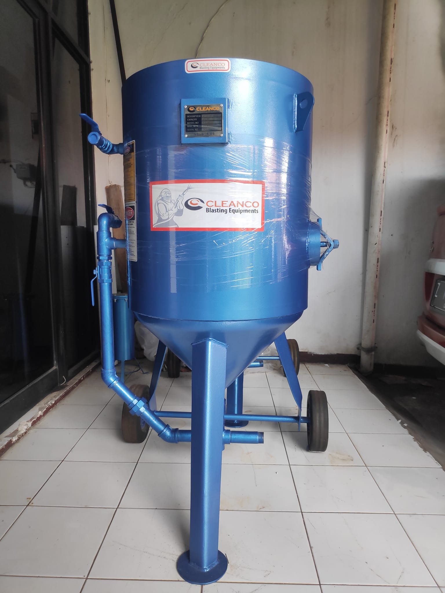 CLEANCO BLAST POT 600 LBS (250 KG)