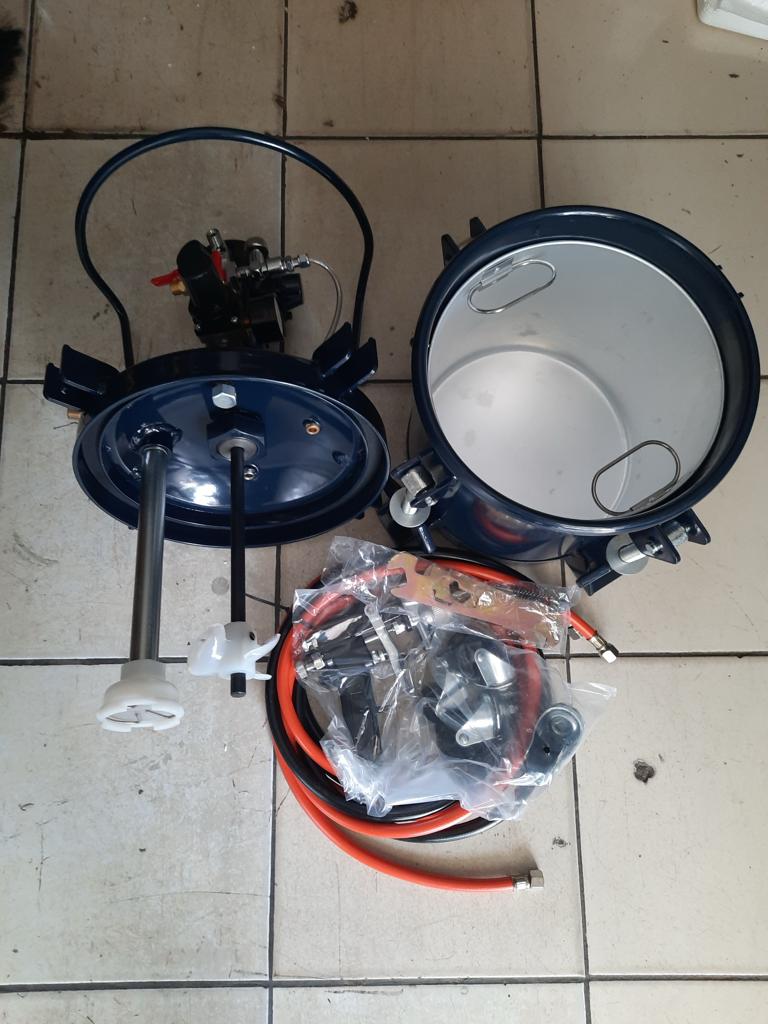 PAINT POT MIXER 10 LITER