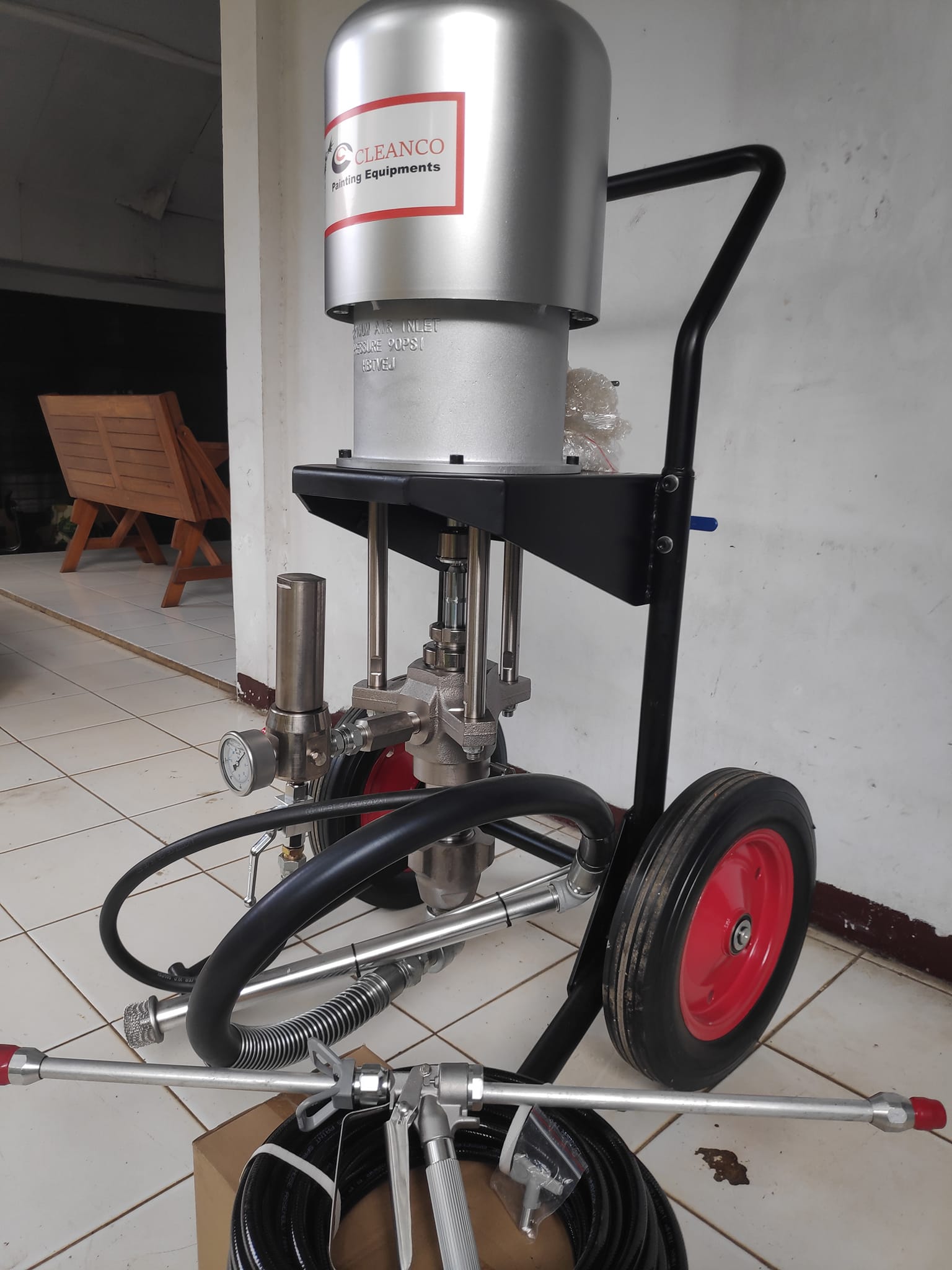 CLEANCO AIRLESS SPRAYER 68:1