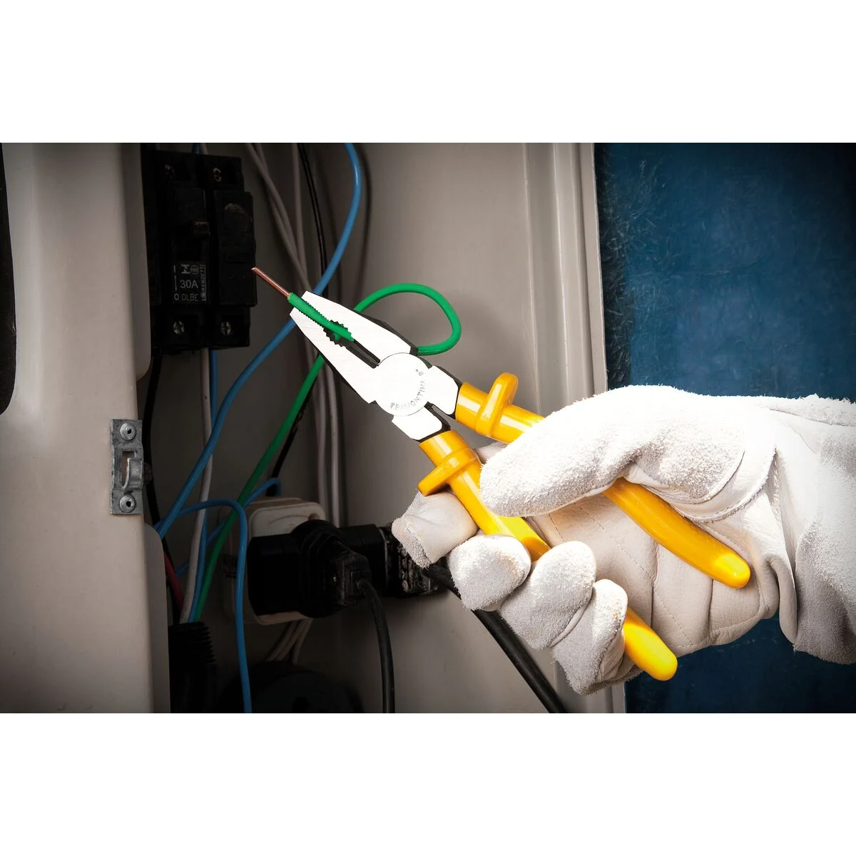 Alicate Universal 8" Tramontina Pro