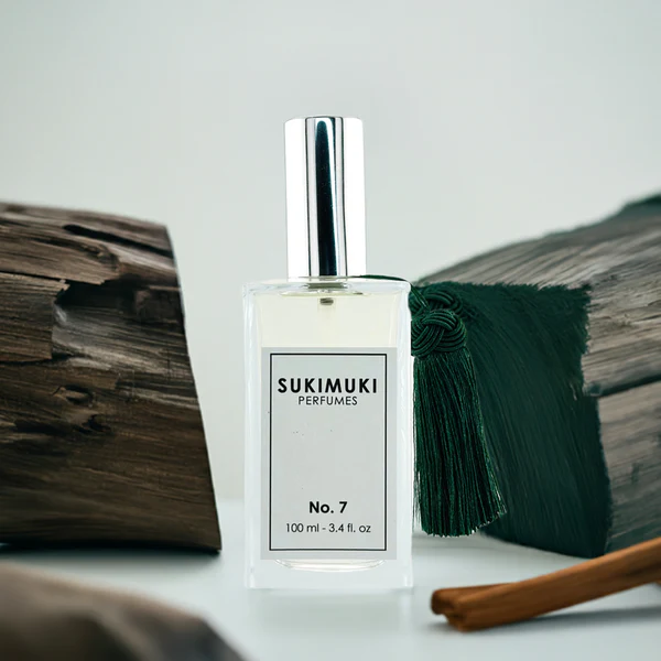 No. 7 | OUD | SANDALO | CEDRO