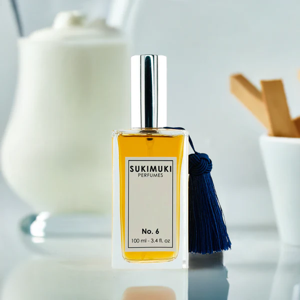 No. 6 | LECHE | ALMENDRA | SANDALO