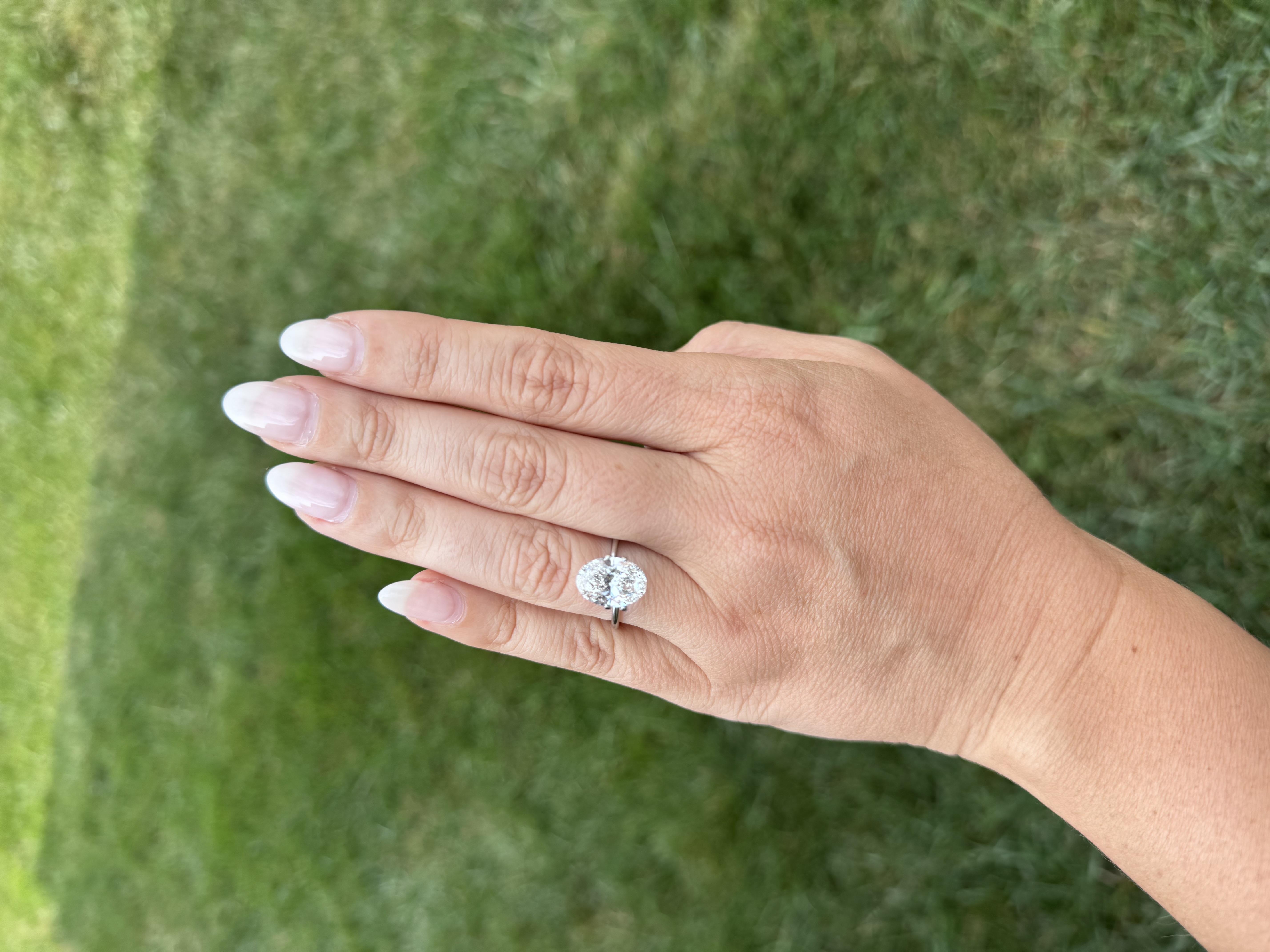 4.10 E VS1 Oval Diamond
