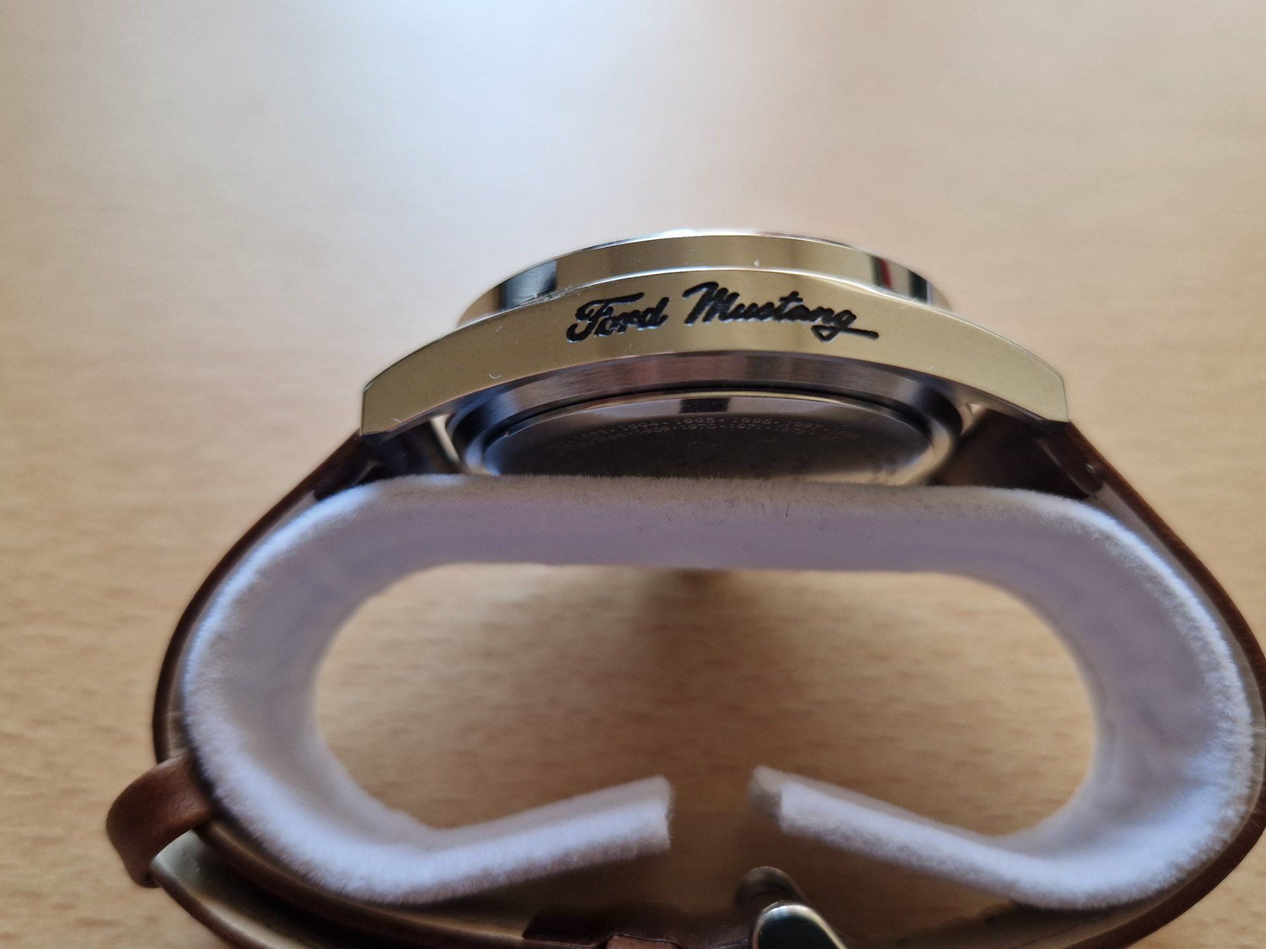 Montre en cuir FORD MUSTANG collection neuf