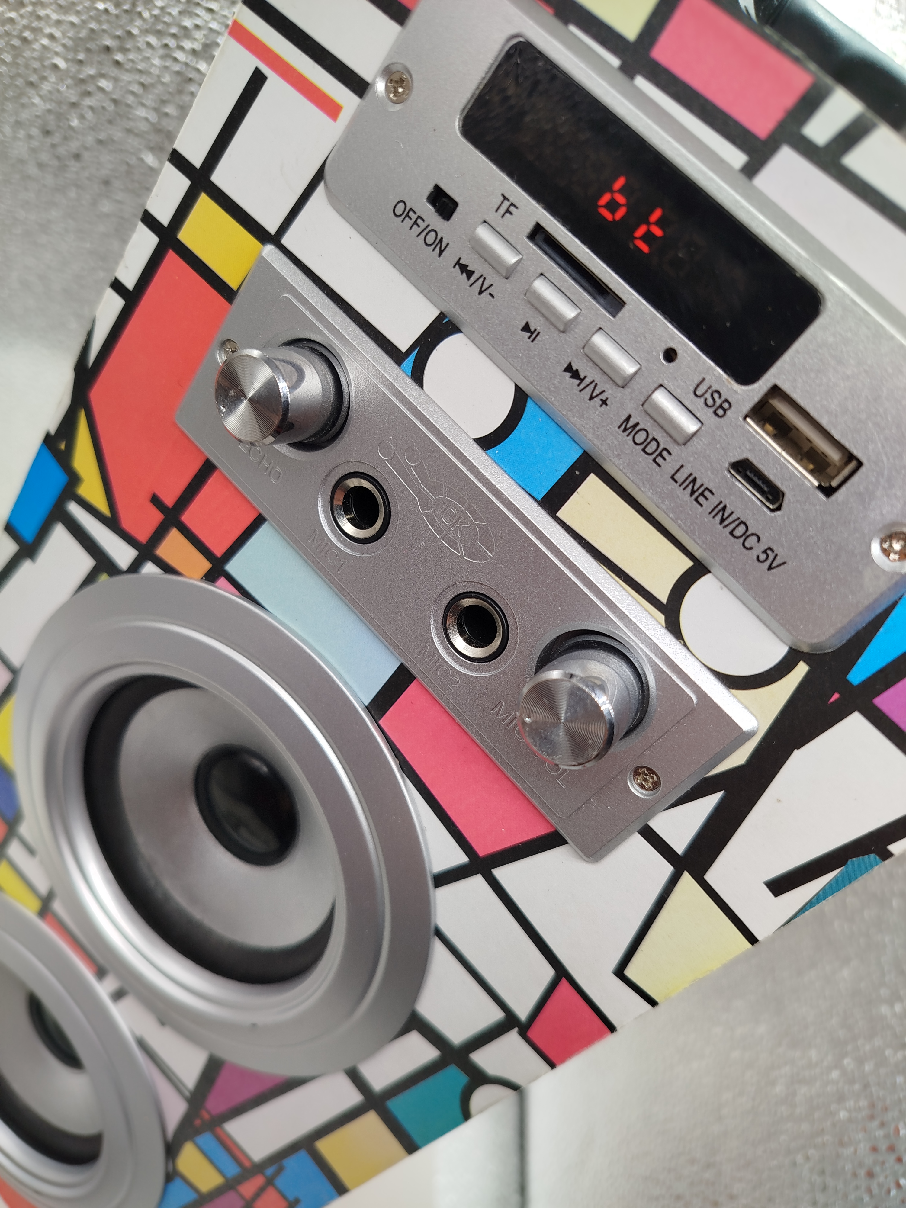 Enceinte Bluetooth multimode colorée