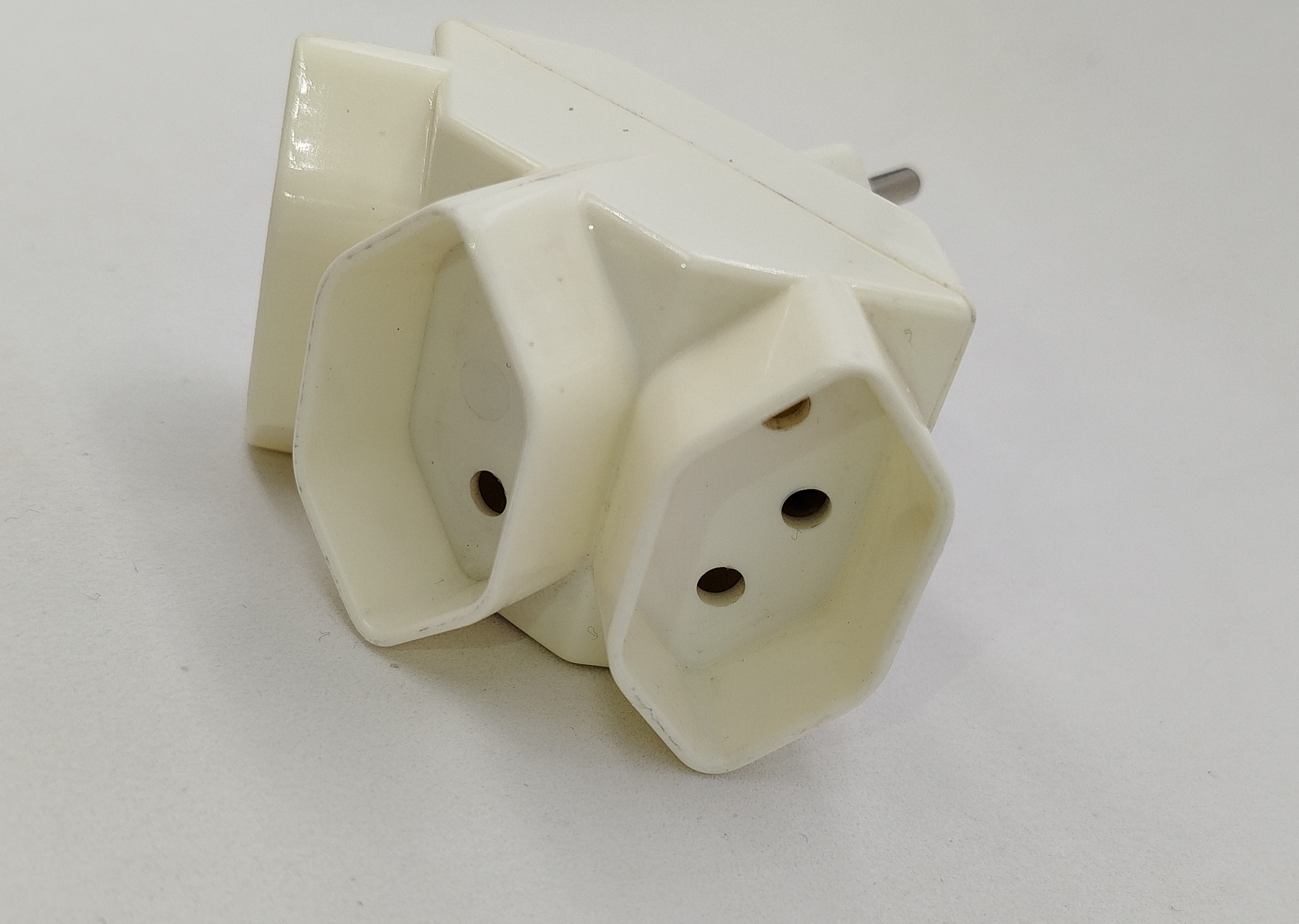 Adaptateur multiprise