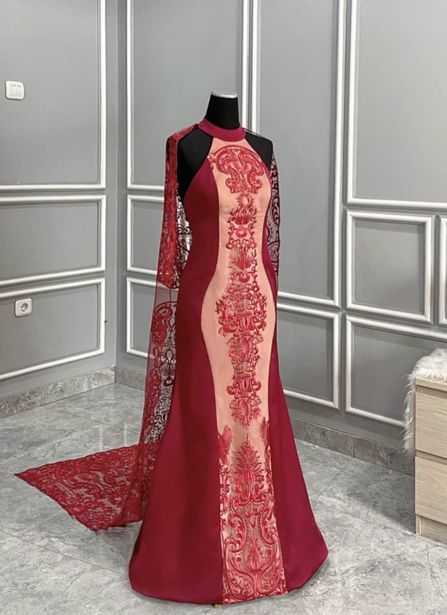 CC023 -  Scarlet Enchantment: The Laced Cape Gown