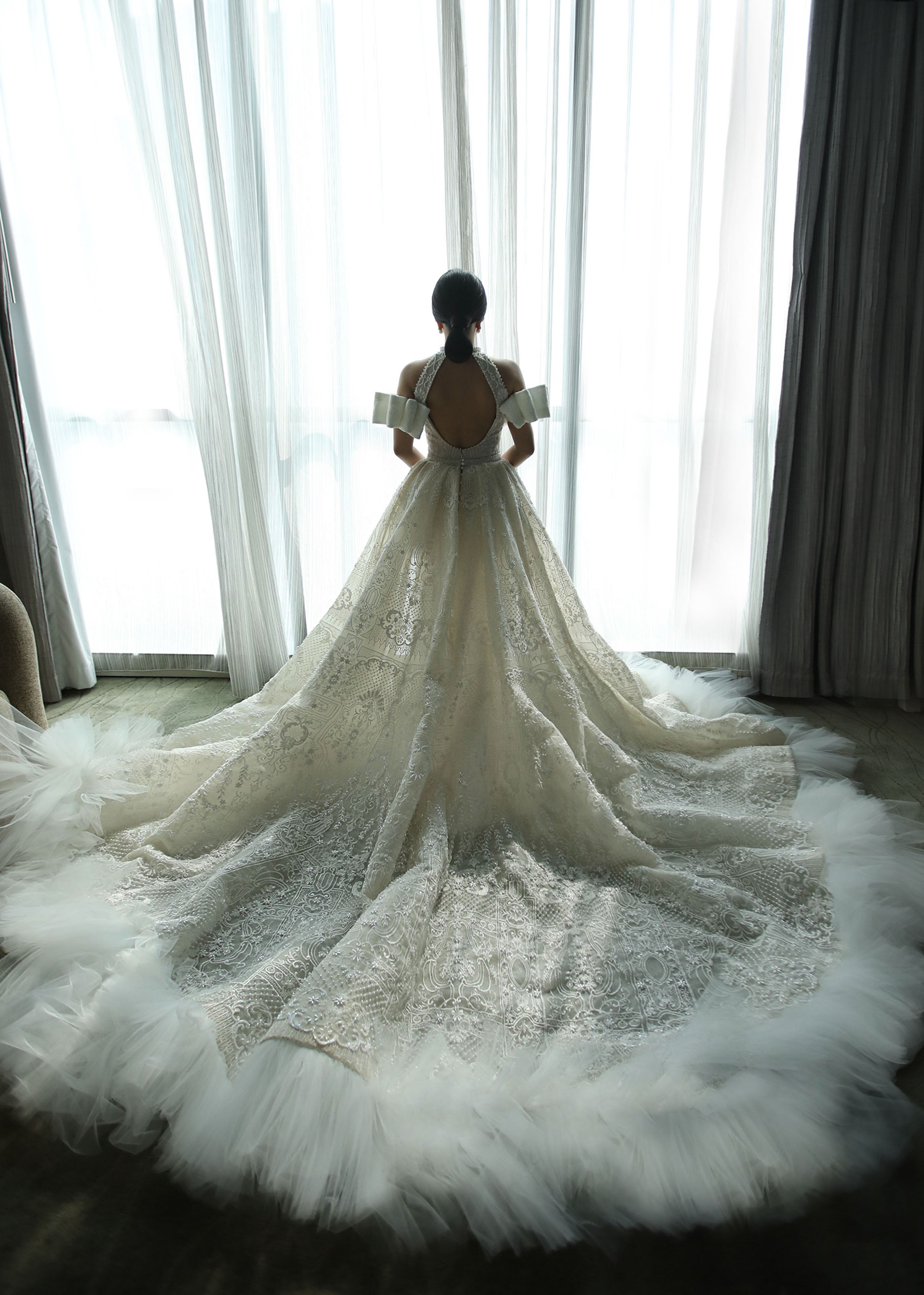 WC013 - Pearl Éclat: The Two-in-One Enchanted Gown