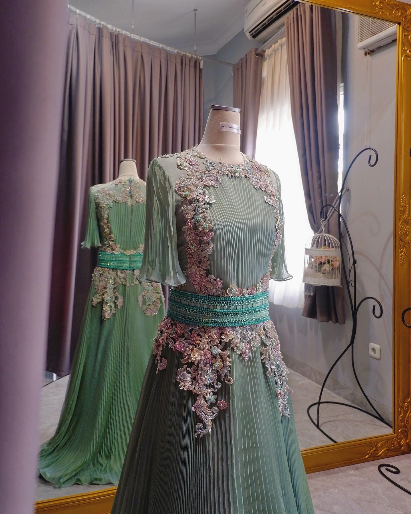GC012 -  Blooming Garden on Sage Green