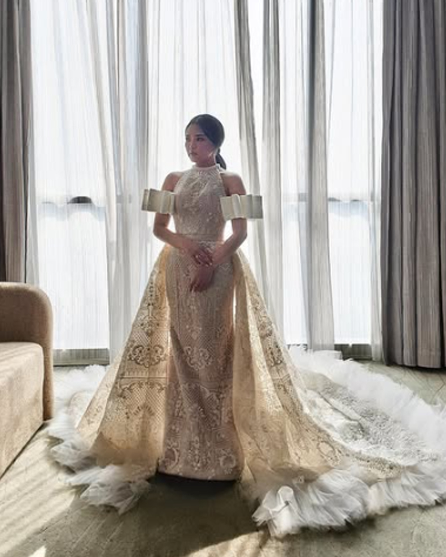 WC013 - Pearl Éclat: The Two-in-One Enchanted Gown