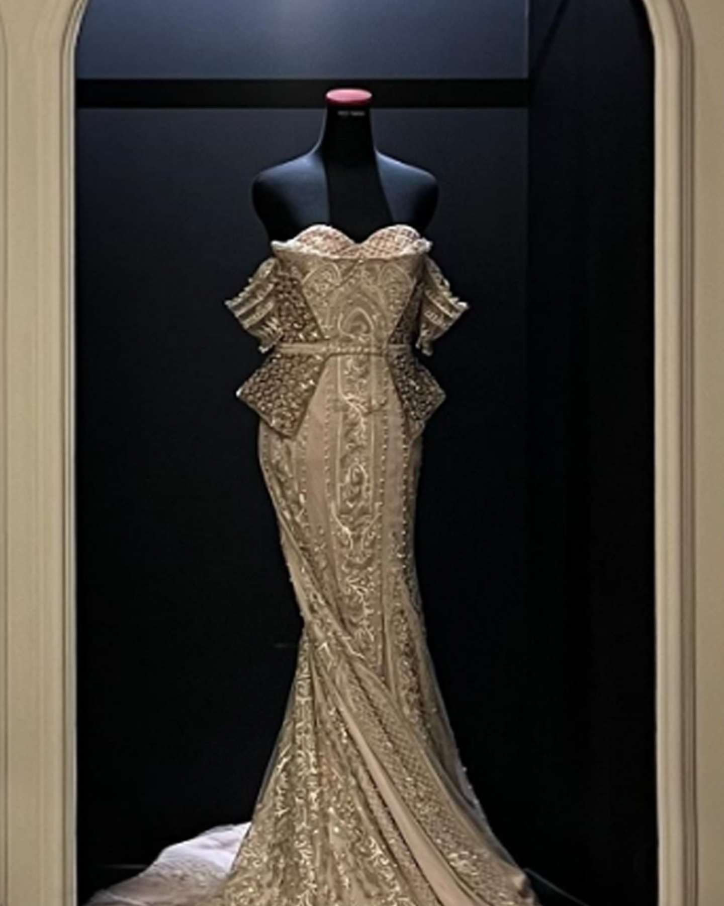 GC019 -  Regalia : Nude Baroque Muse