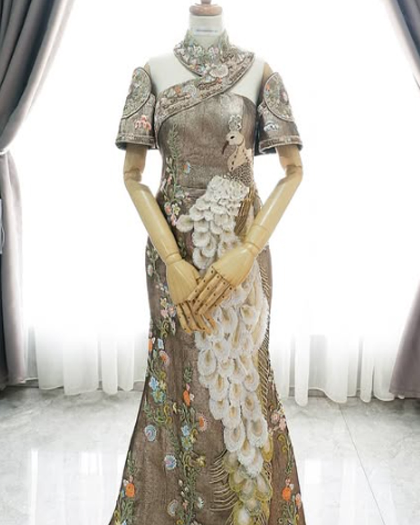 CC030 -  Bronze Majesty: The Albino Peacock Cheongsam