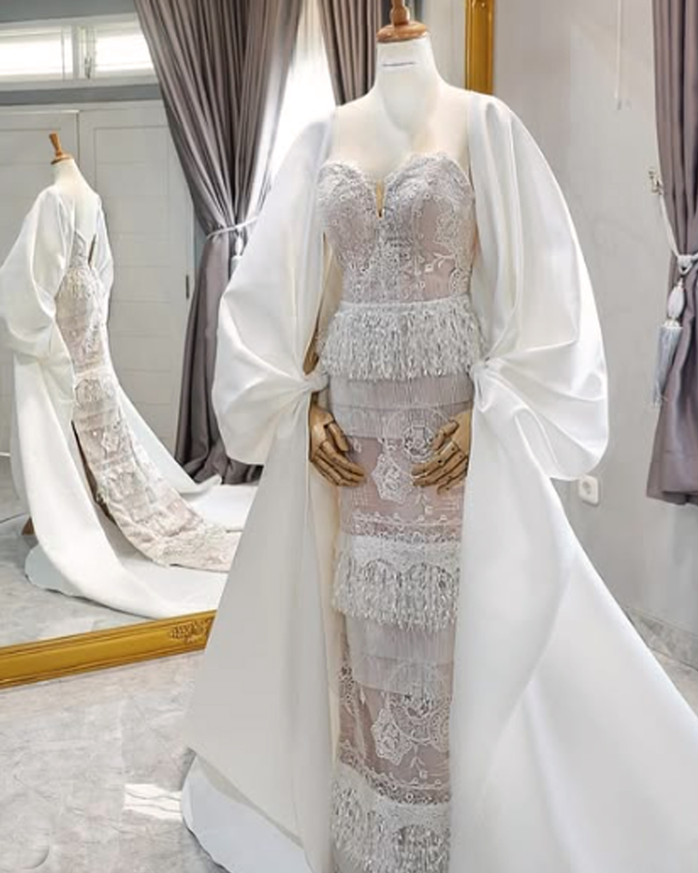 WC002 -  Fringed lace dress with detachable sleeve