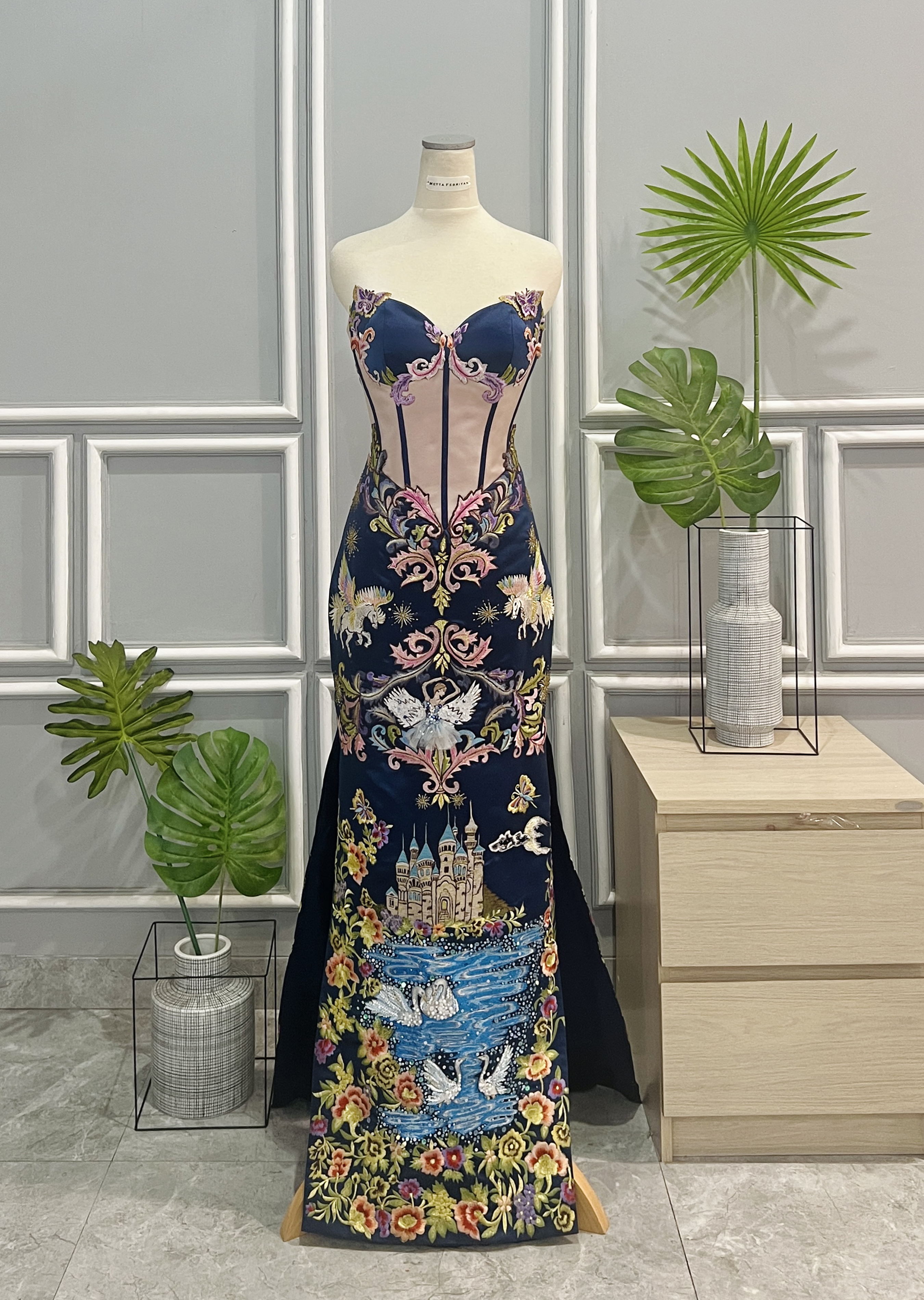 GC024 - Midnight Reverie at Enchanted Swan Lake 