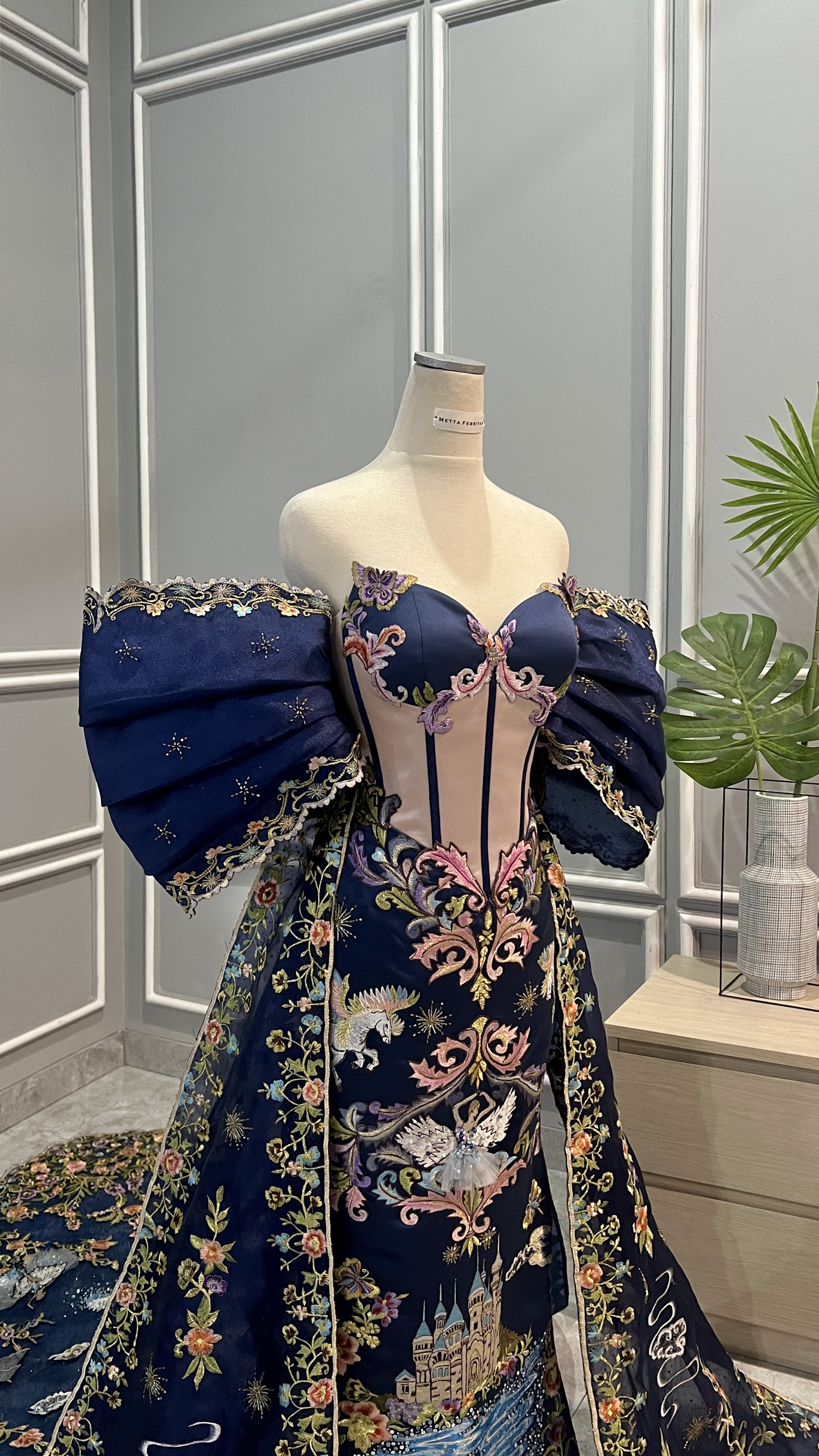 GC025 - Midnight Reverie at Enchanted Swan Lake 
