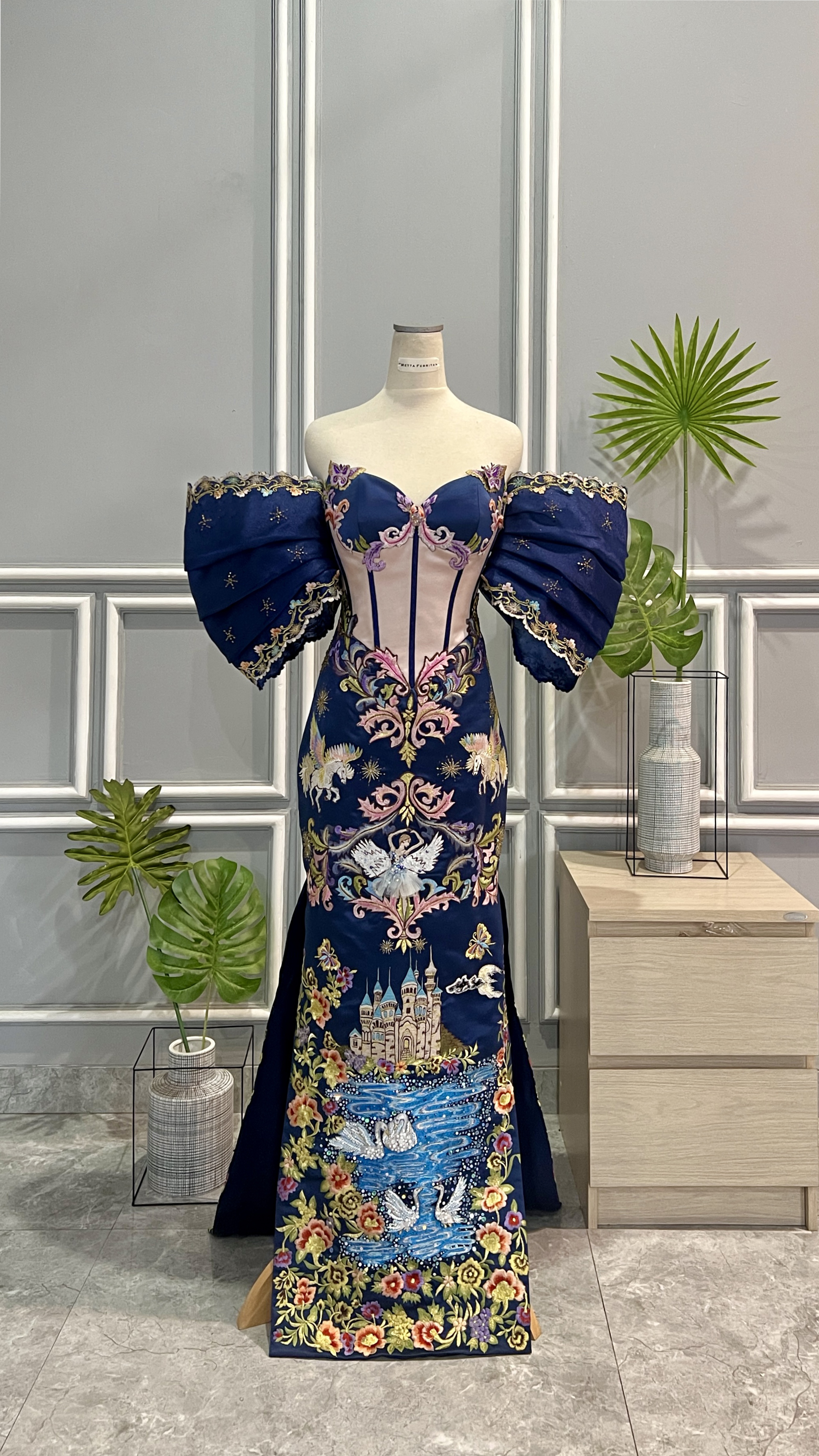 GC025 - Midnight Reverie at Enchanted Swan Lake 