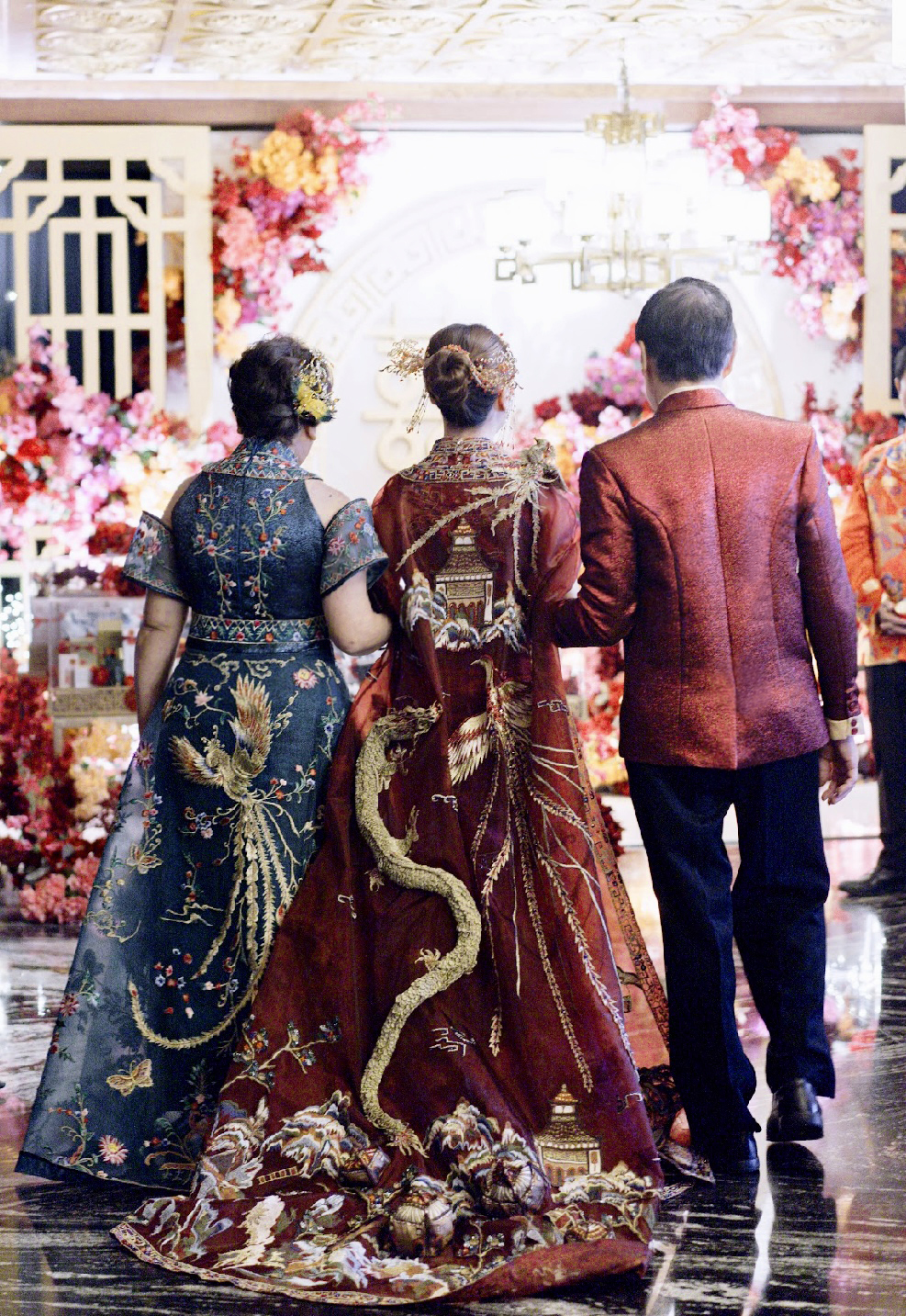 CC034 -  Regal Crimson Majesty: 3D Dragon Scale Jacquard Changshan