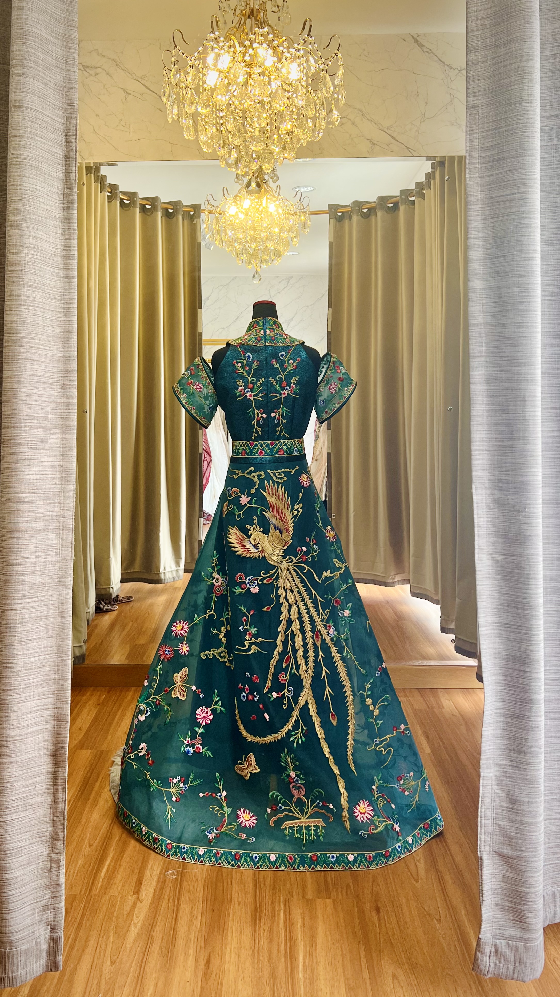 CC039 -  Majestic Rebirth: The Golden Phoenix on Turquoise