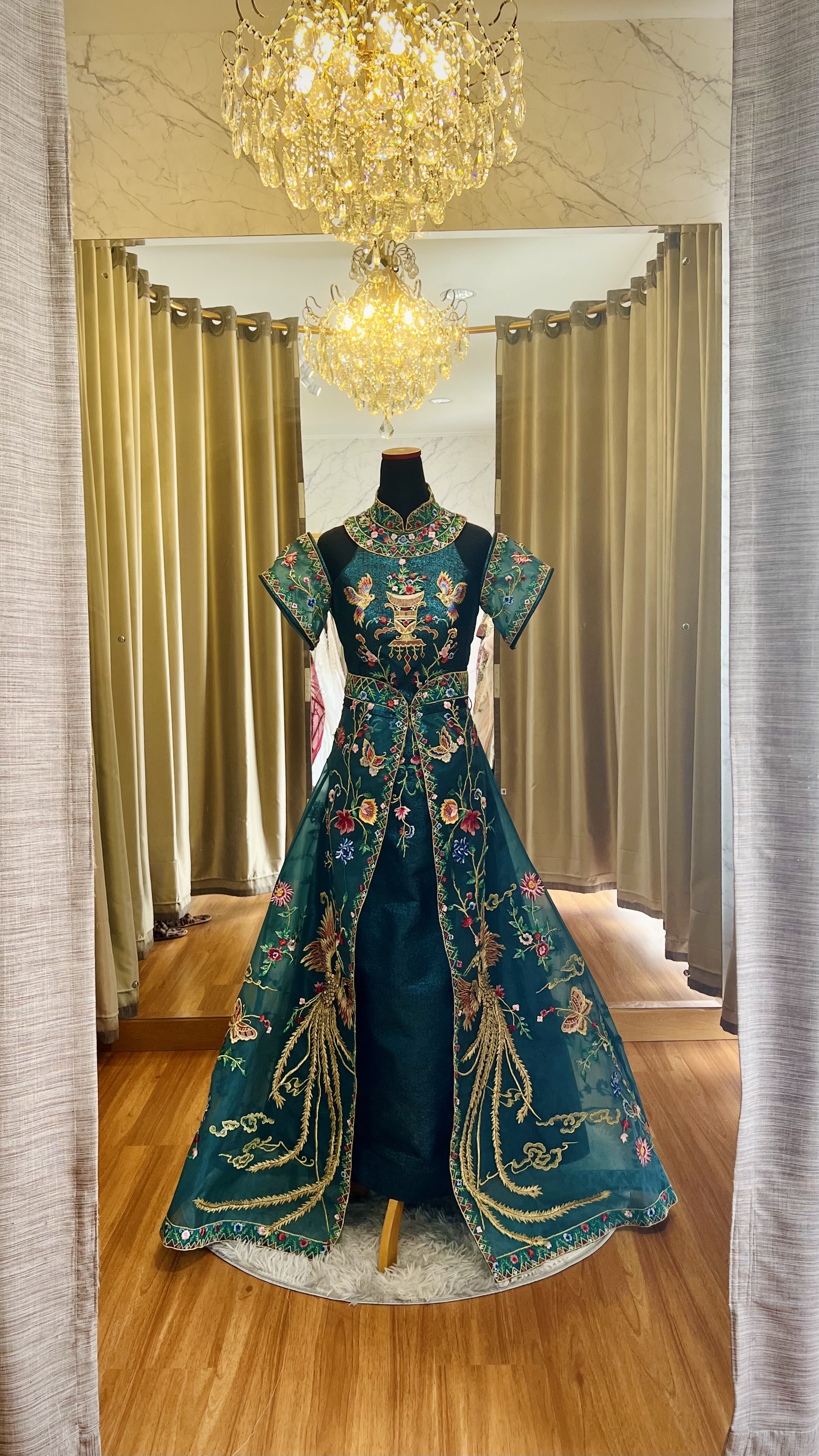 CC039 -  Majestic Rebirth: The Golden Phoenix on Turquoise