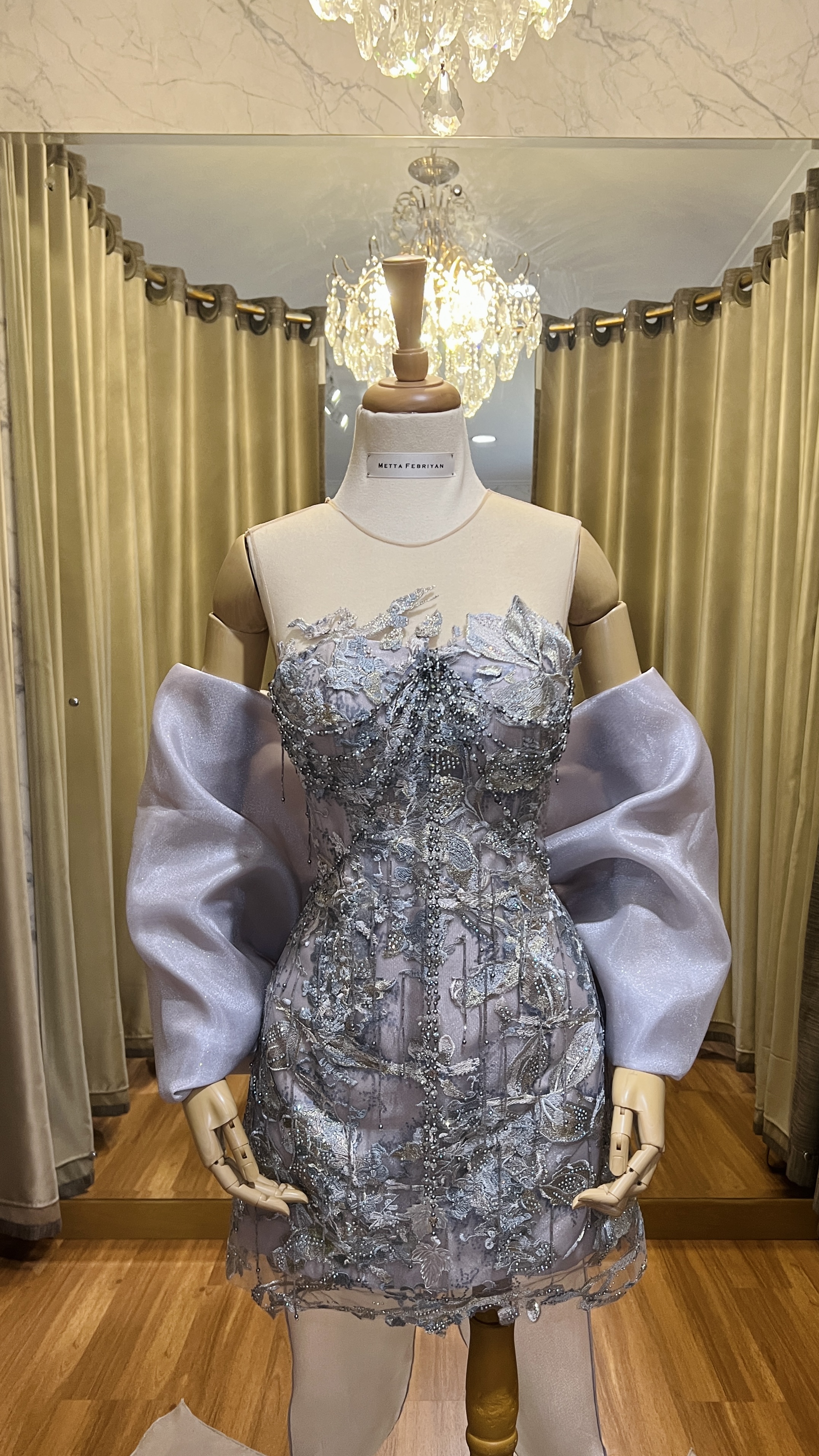 GC033 - Dancing Silver Fringe