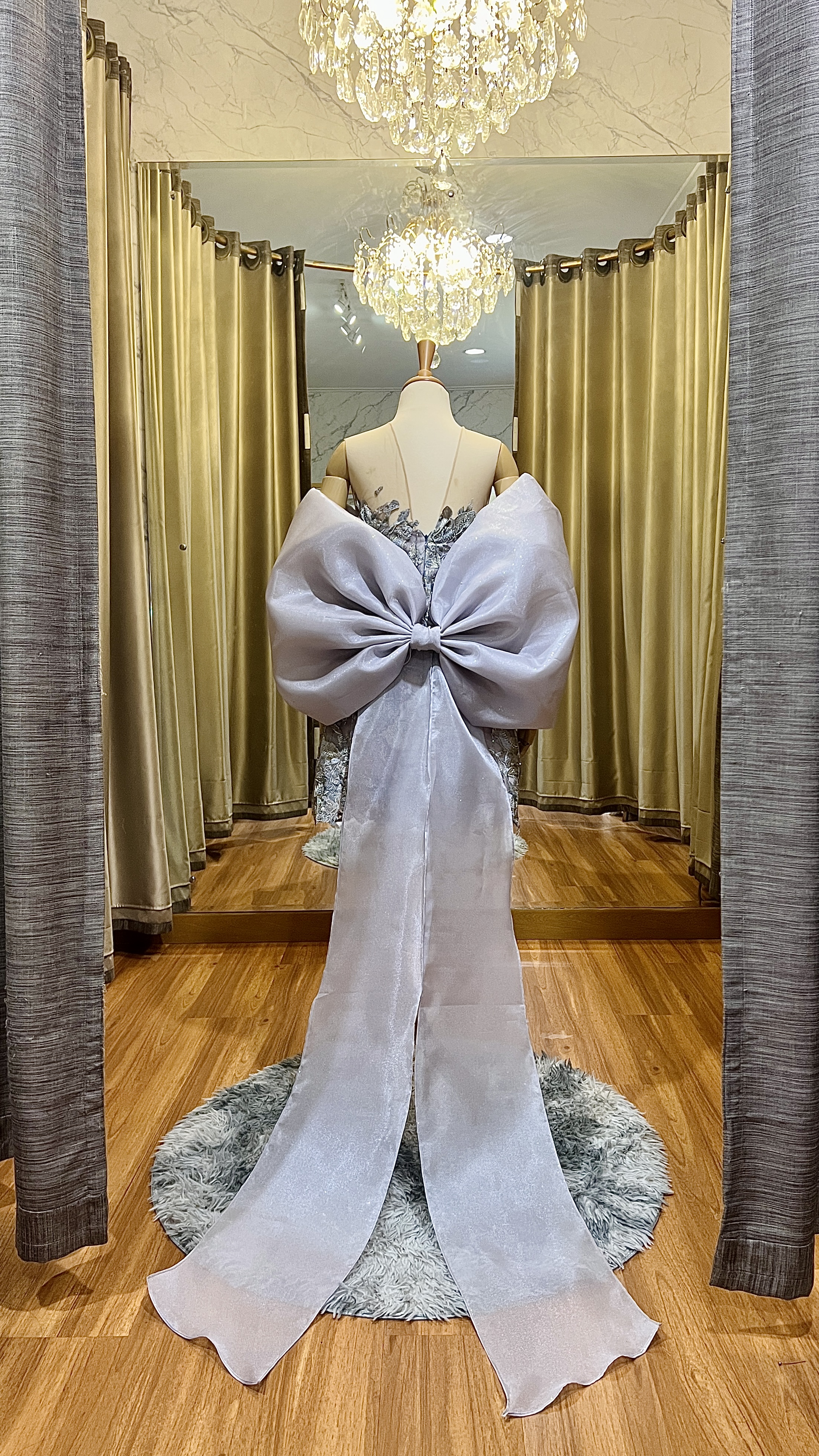 GC033 - Dancing Silver Fringe