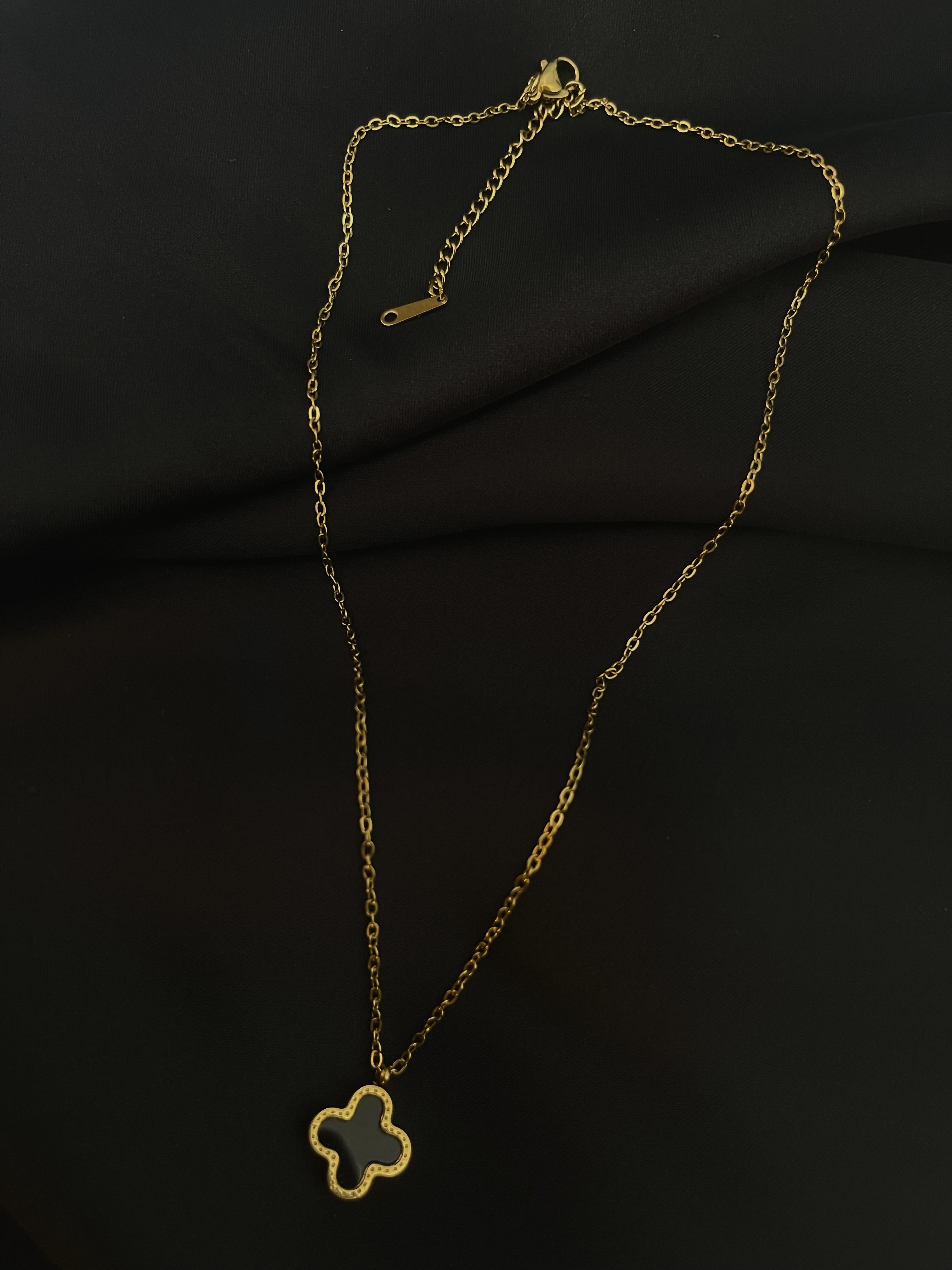 Dual-Tone Clover Necklace 
