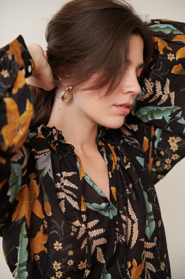 Marškinukai plačiomis rankovėmis