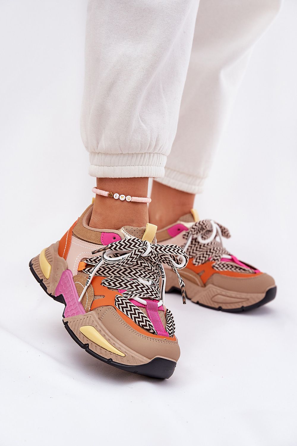 Spalvoti sportiniai bateliai