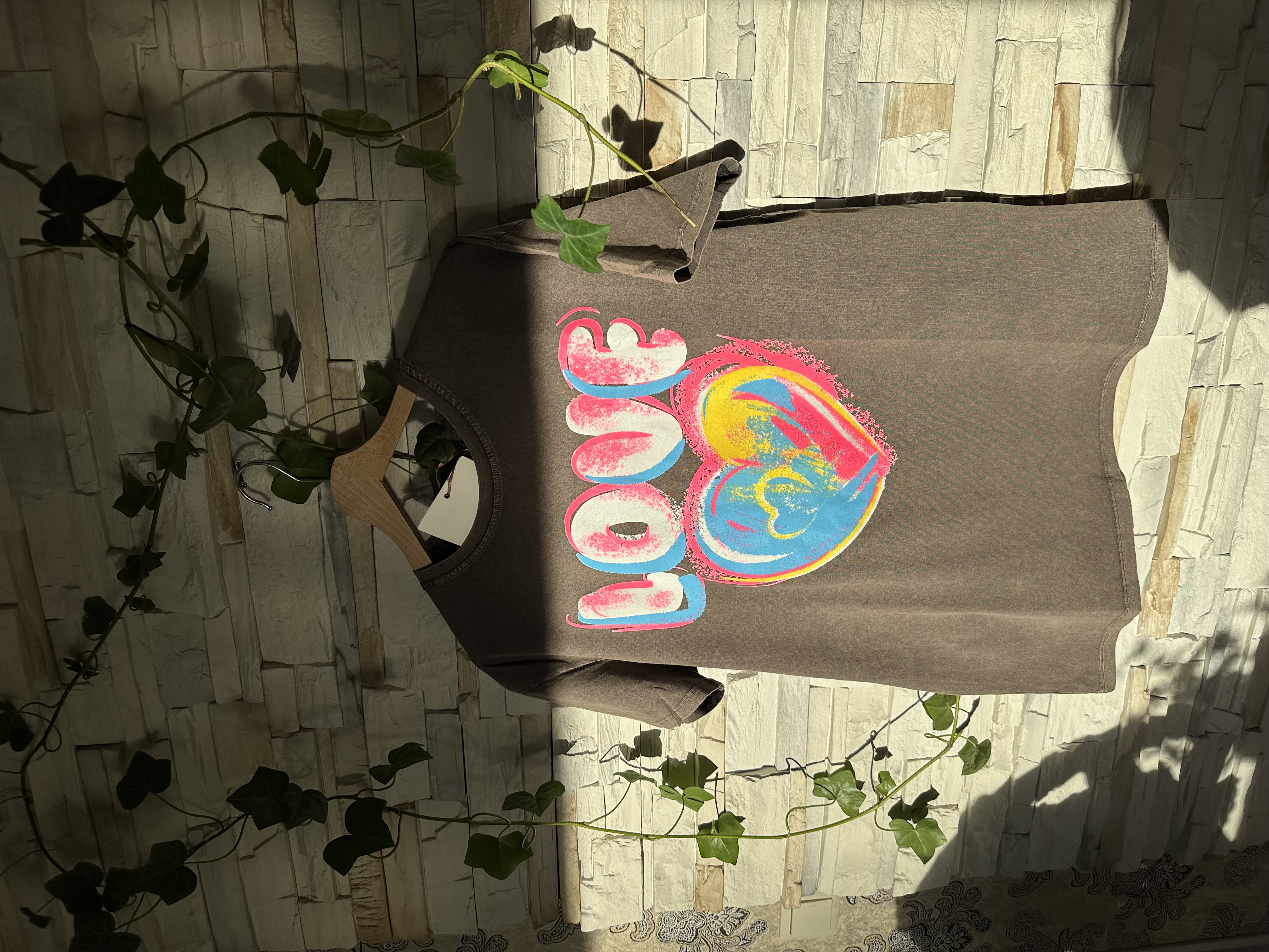 Marškinėliai su užrašu LOVE