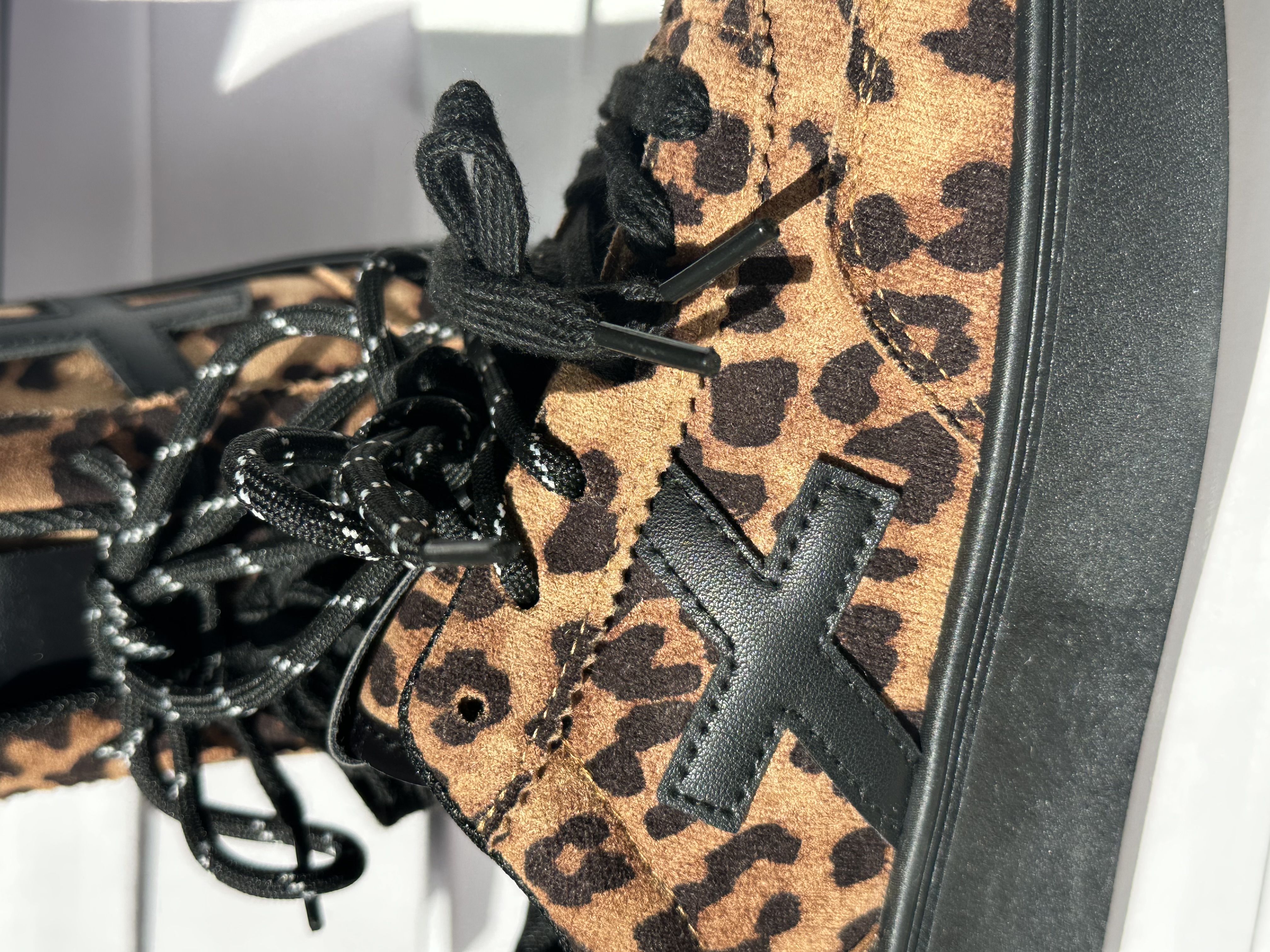 Leopardiniai sportbačiai