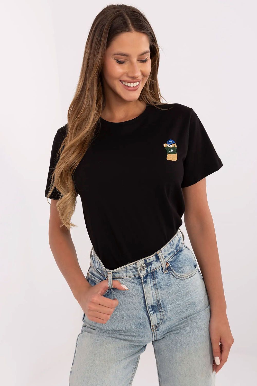 Juodos spalvos marškinėliai su aplikacija