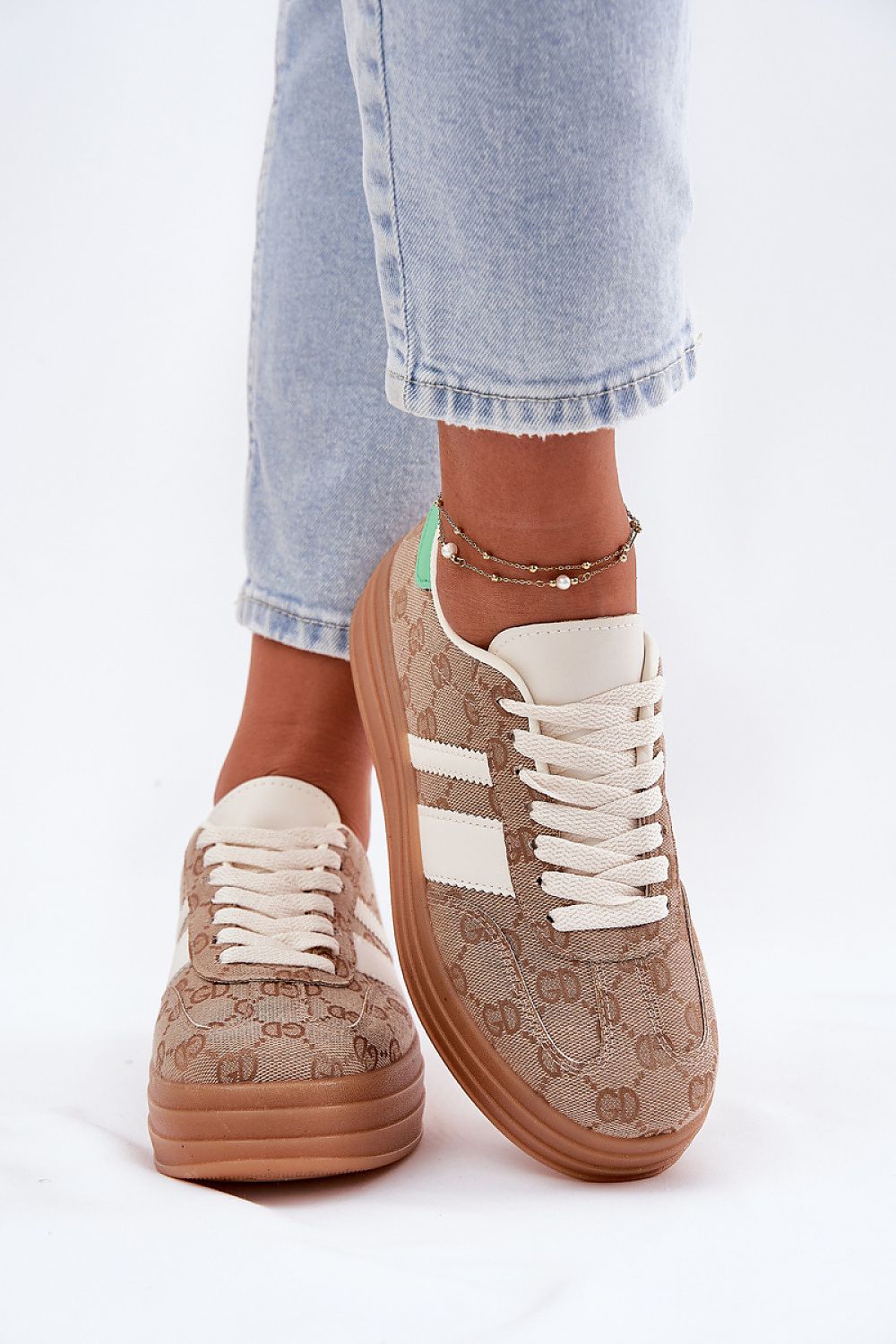 Sportiniai stilingi laisvalaikio bateliai