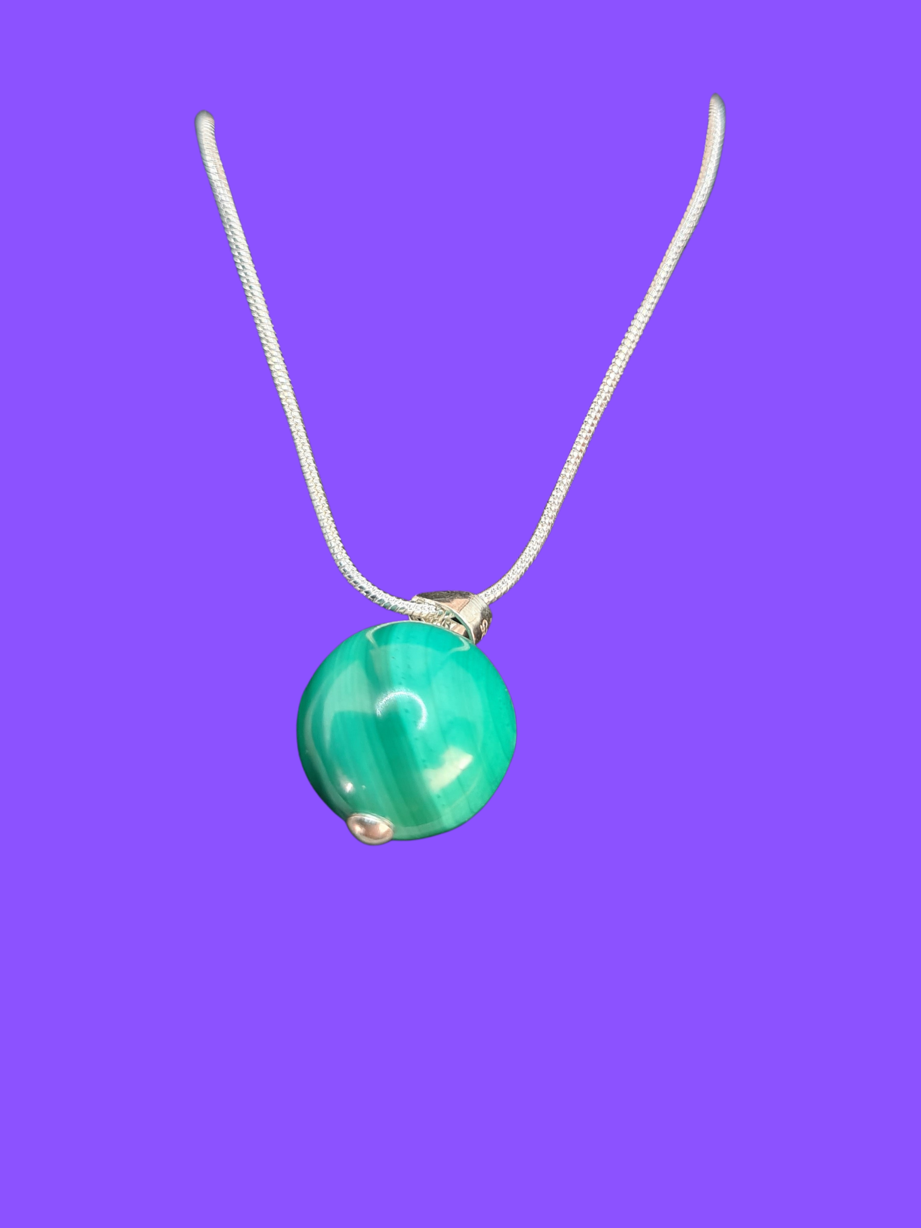925 Sterling Silver Necklace with 20ct Malachite Round Bead Pendant – 45cm Chain with Sterling Silver Clasp