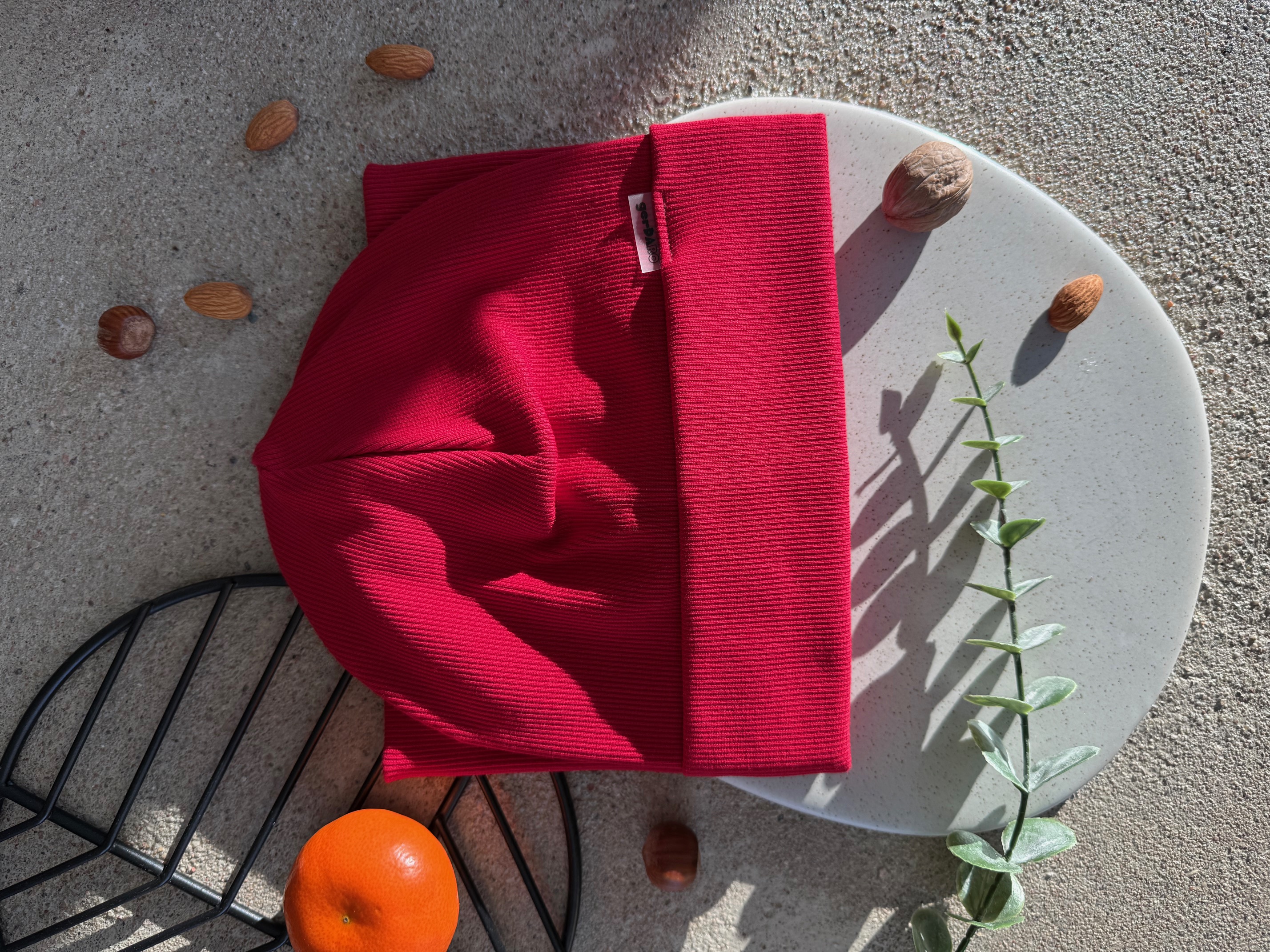 Raudona kepurė ir mova