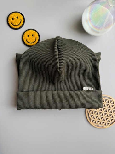 Tamsiai žalia (chaki) kepurė ir mova