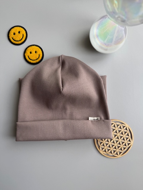 Švelniai ruda kepurė ir mova